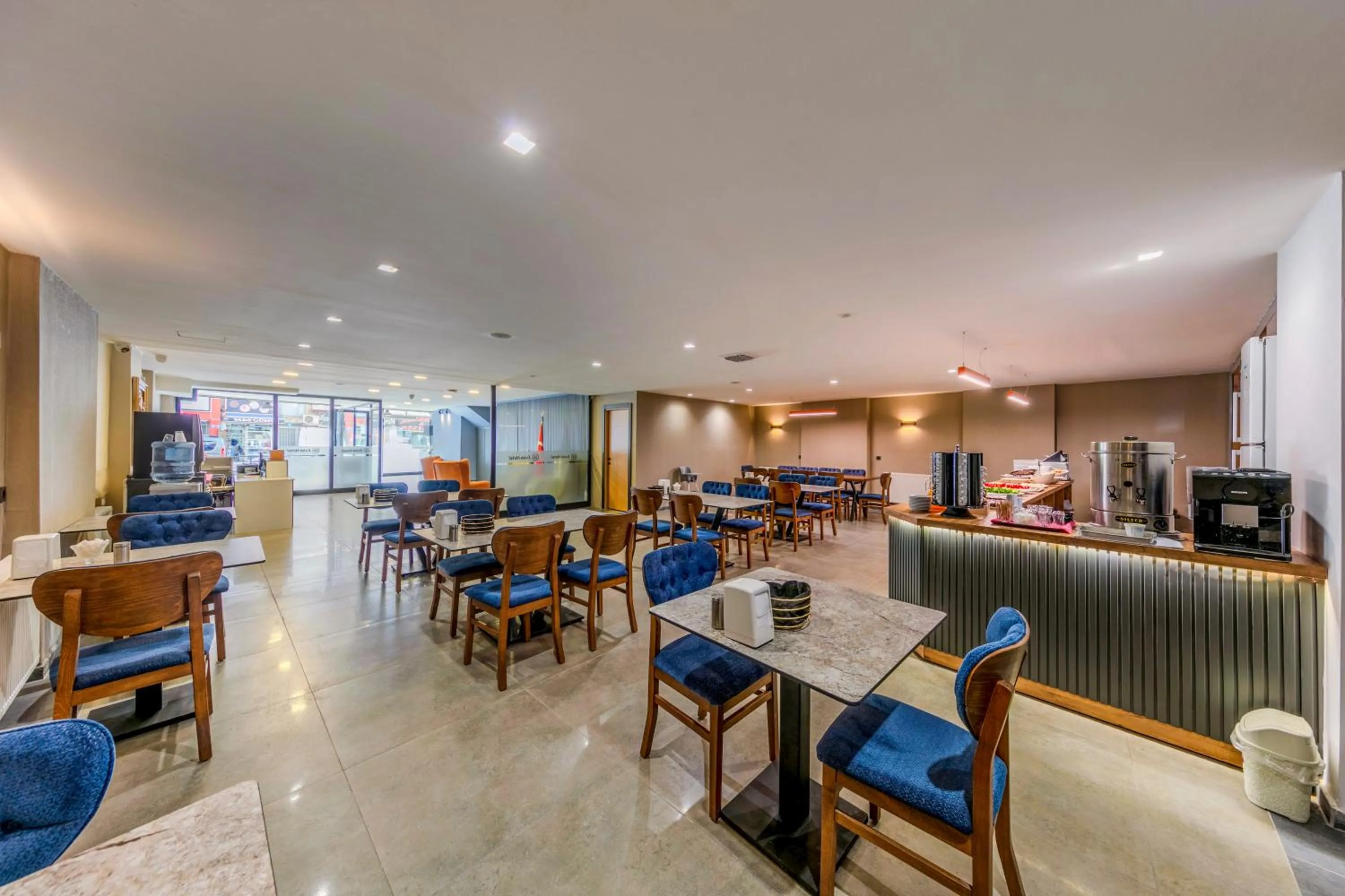 Restaurant/places to eat in EViM HOTEL ÇORLU