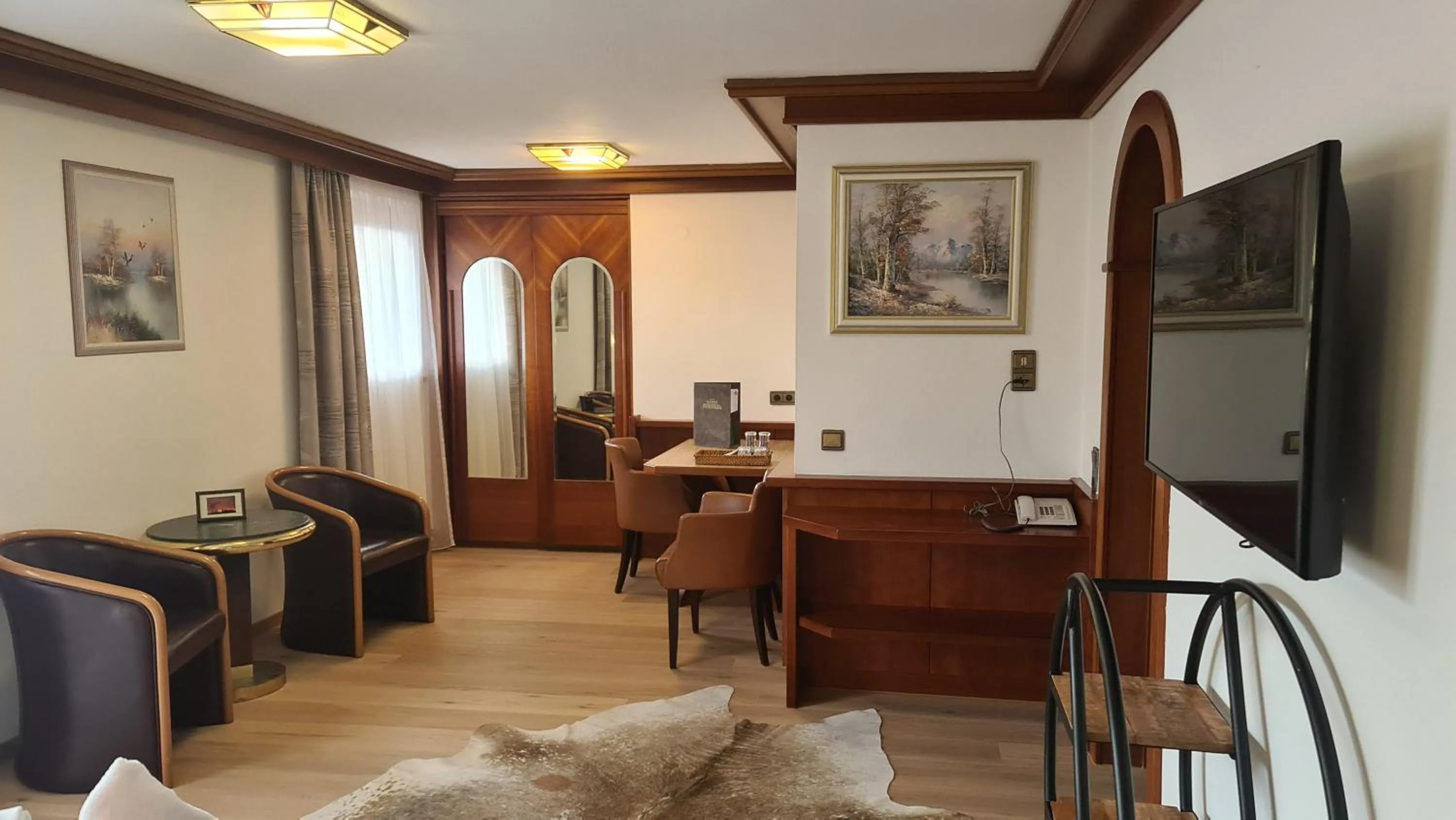 TV and multimedia in Hotel Tyrolis