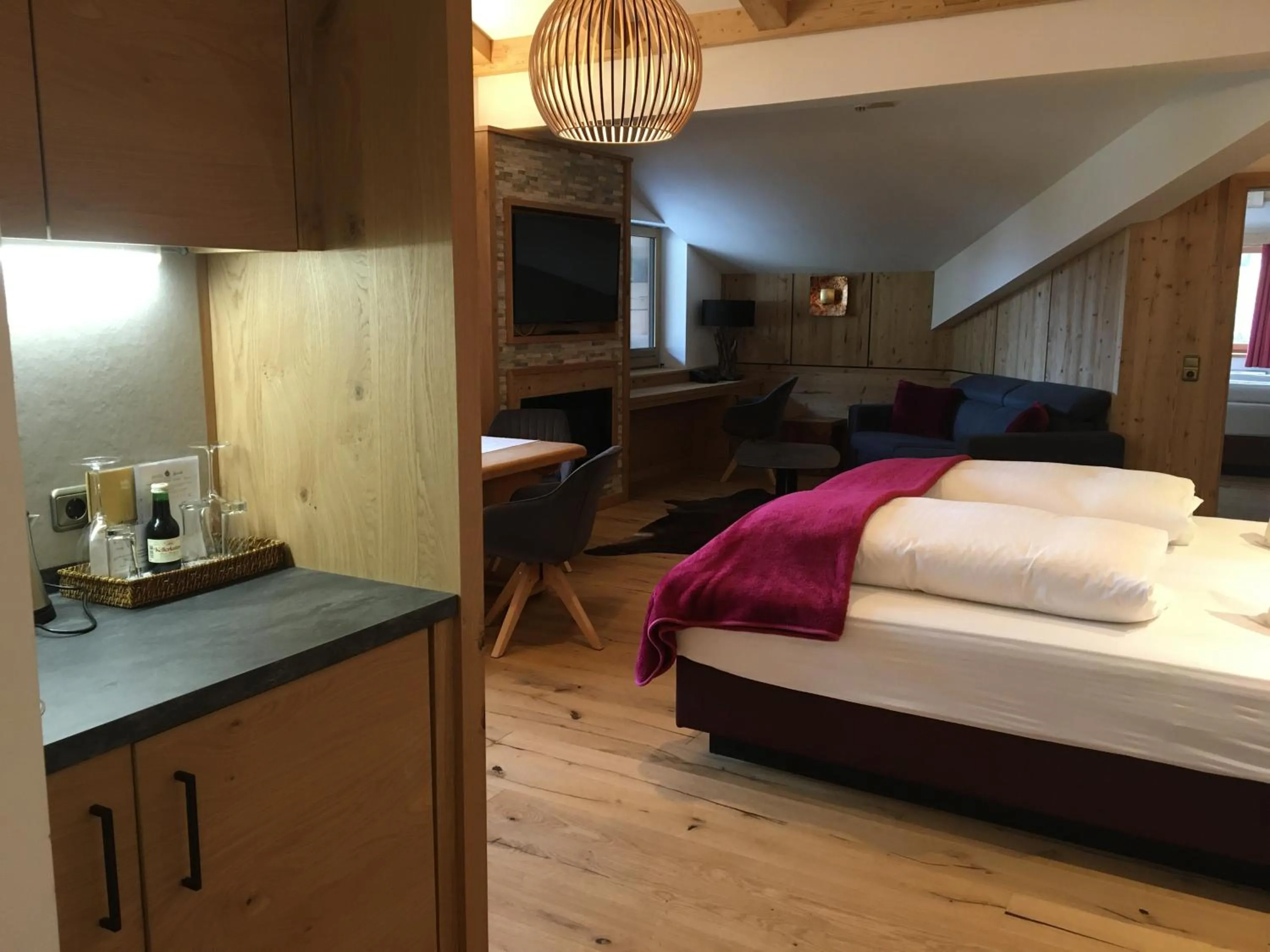 Photo of the whole room, Bed in Hotel Tyrolis