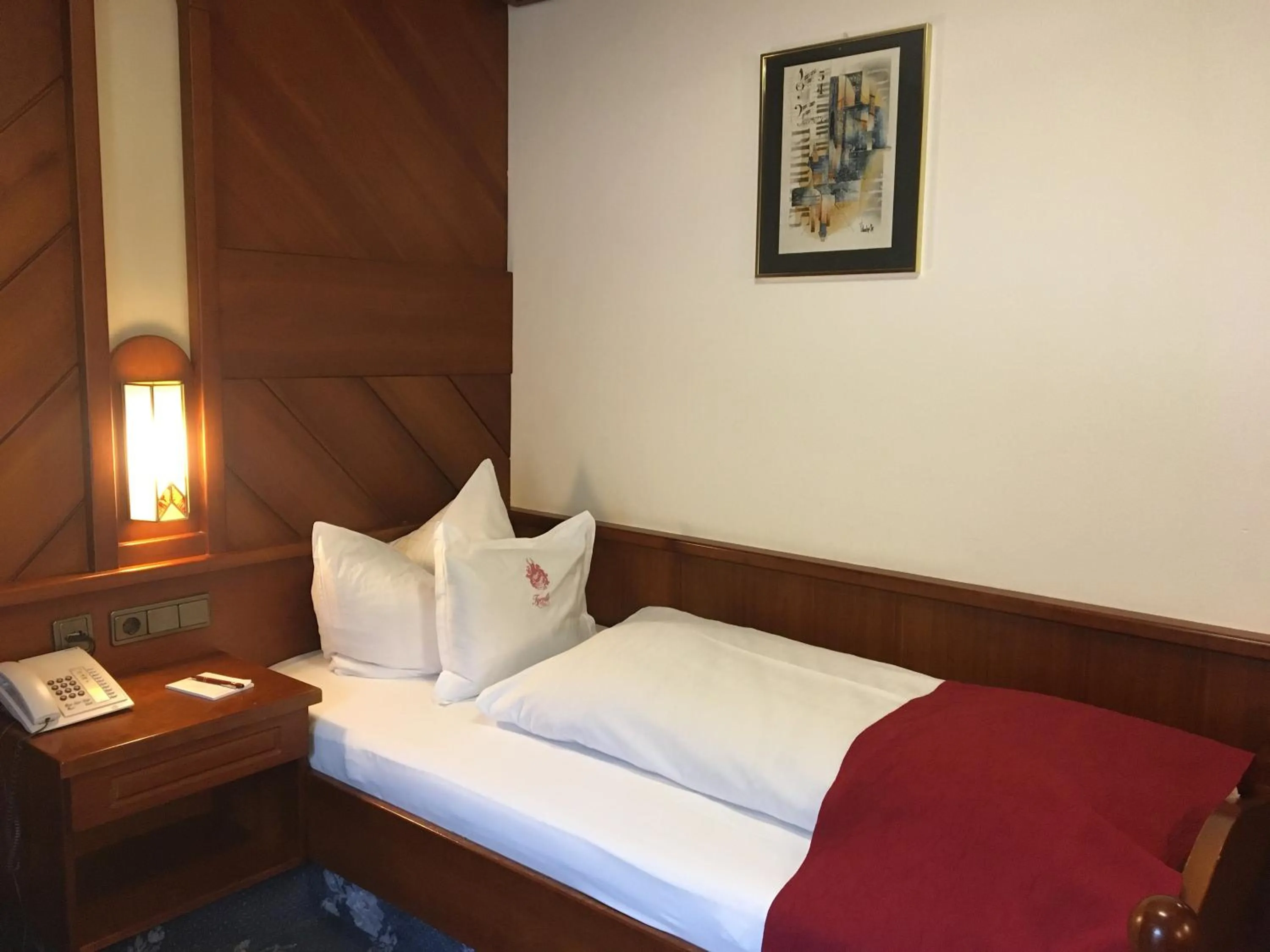 Bed in Hotel Tyrolis