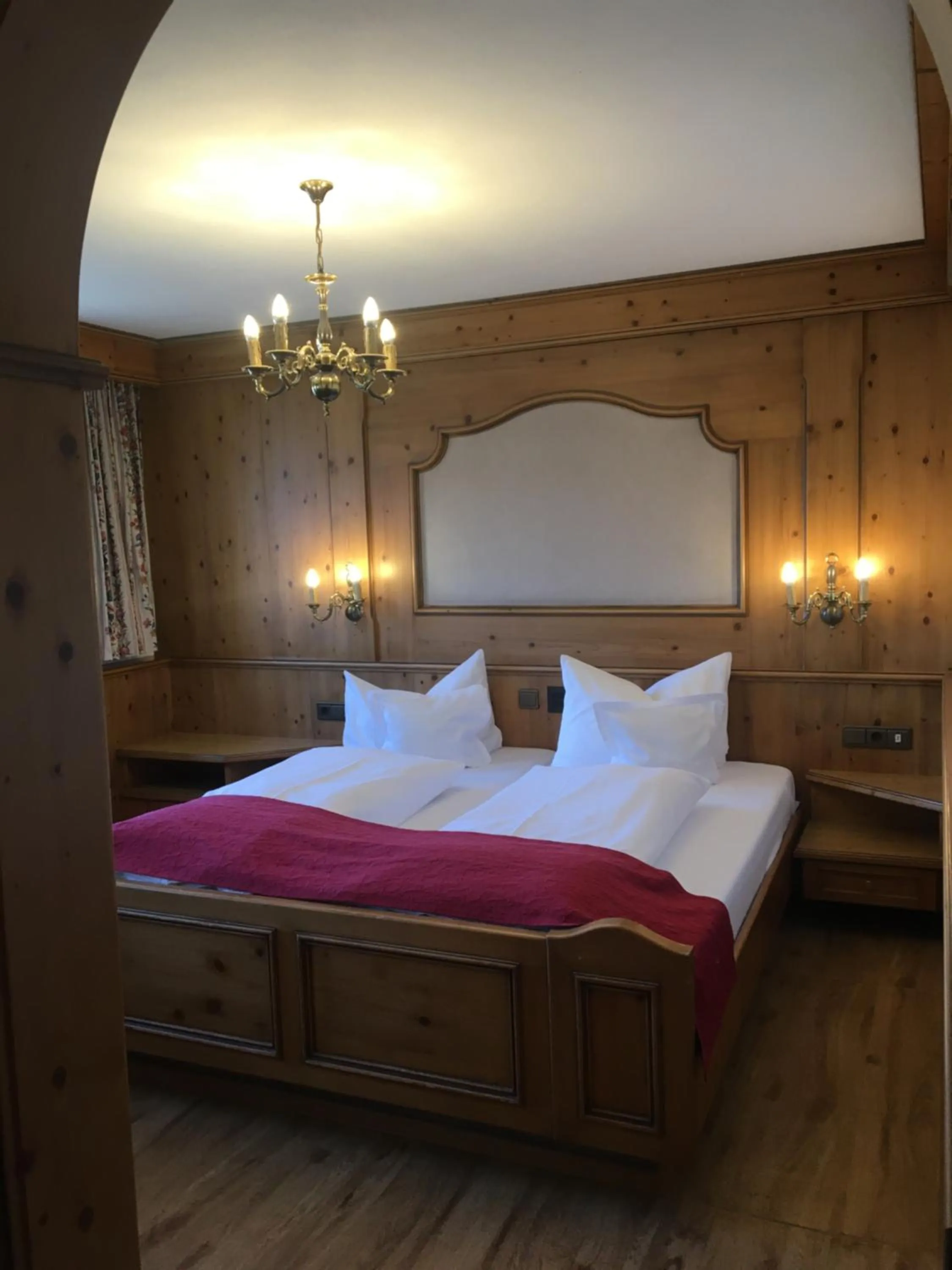 Bed in Hotel Tyrolis