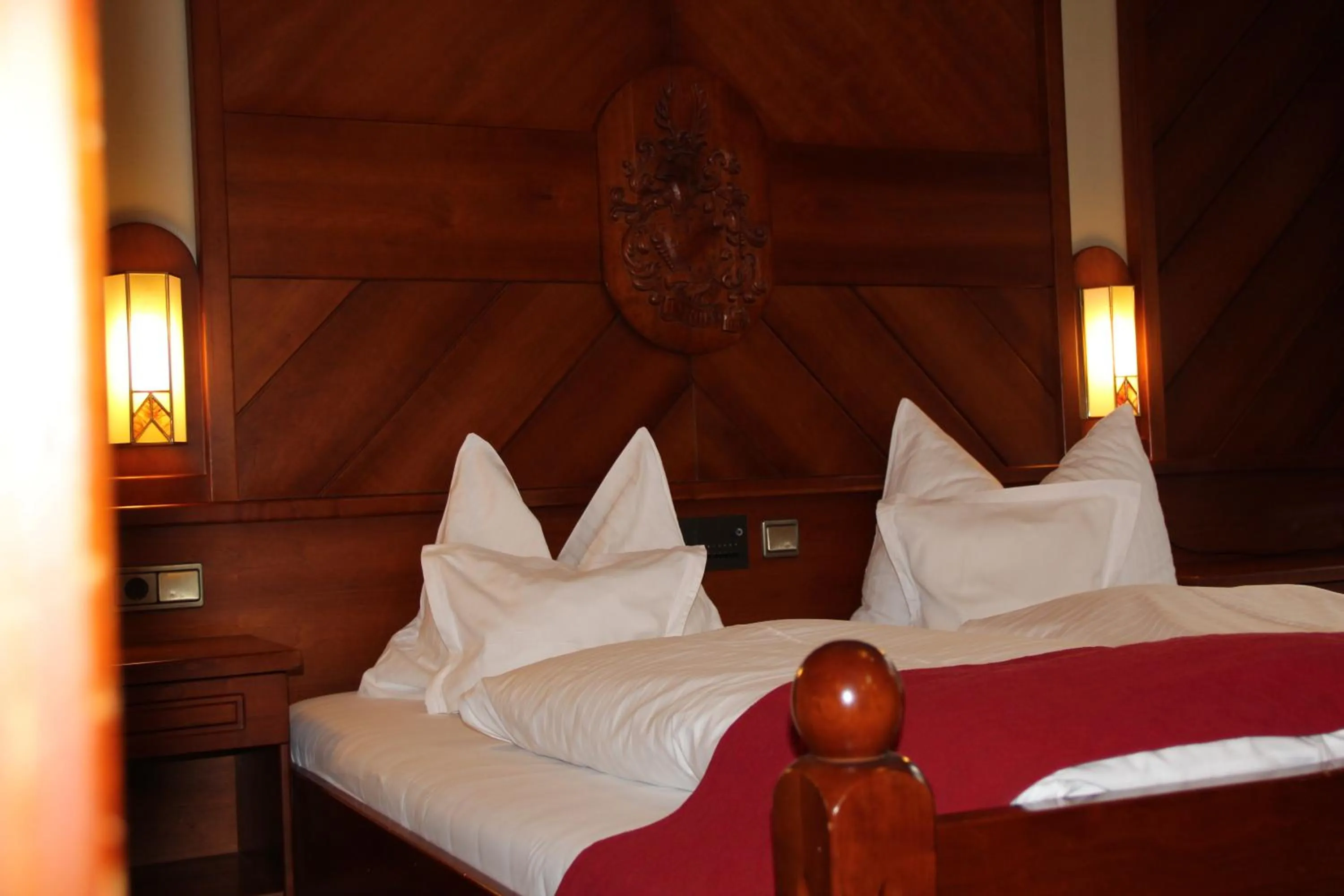 Bed in Hotel Tyrolis