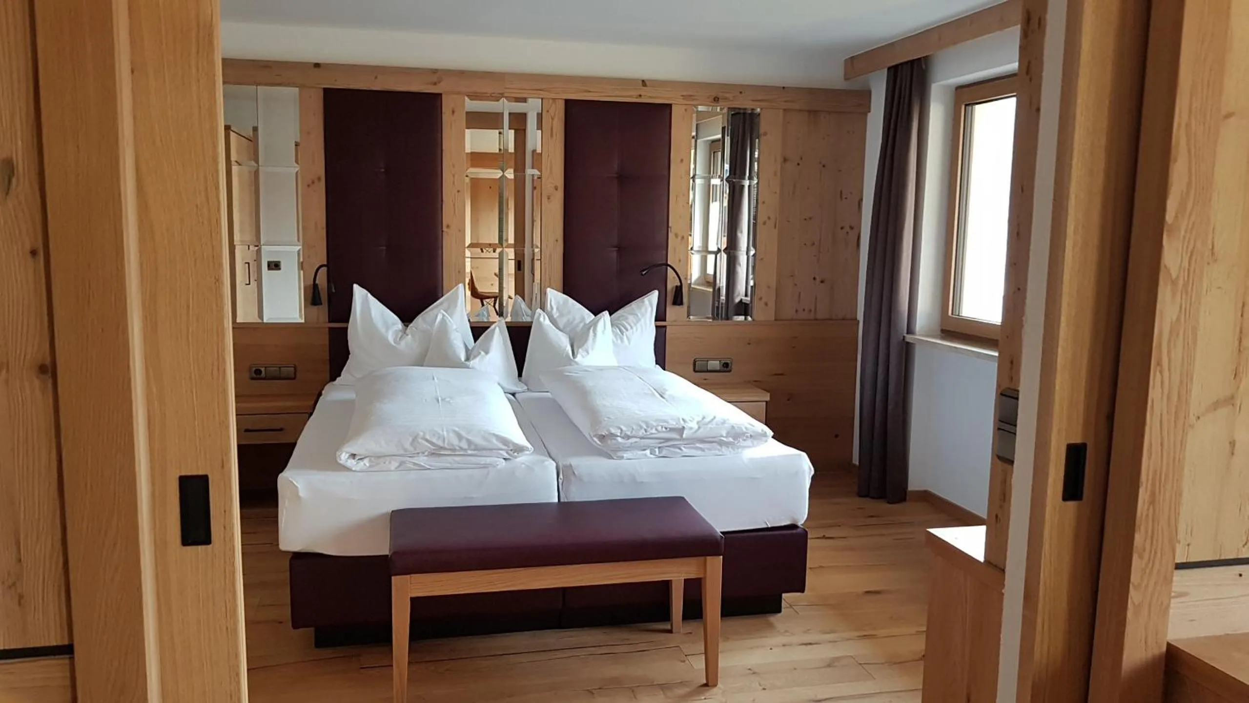 Bed in Hotel Tyrolis