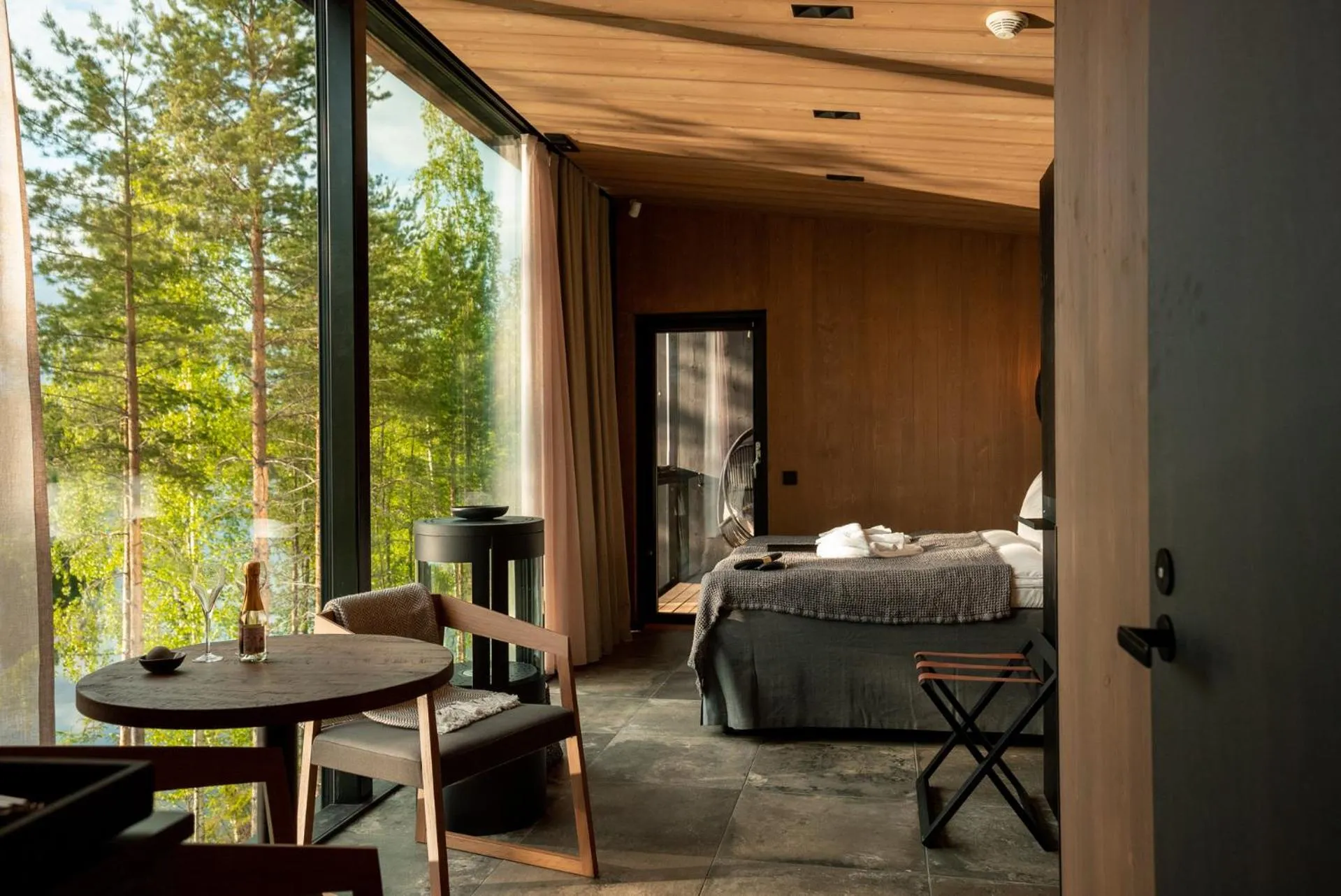 Photo of the whole room, Bed in Kuru Resort