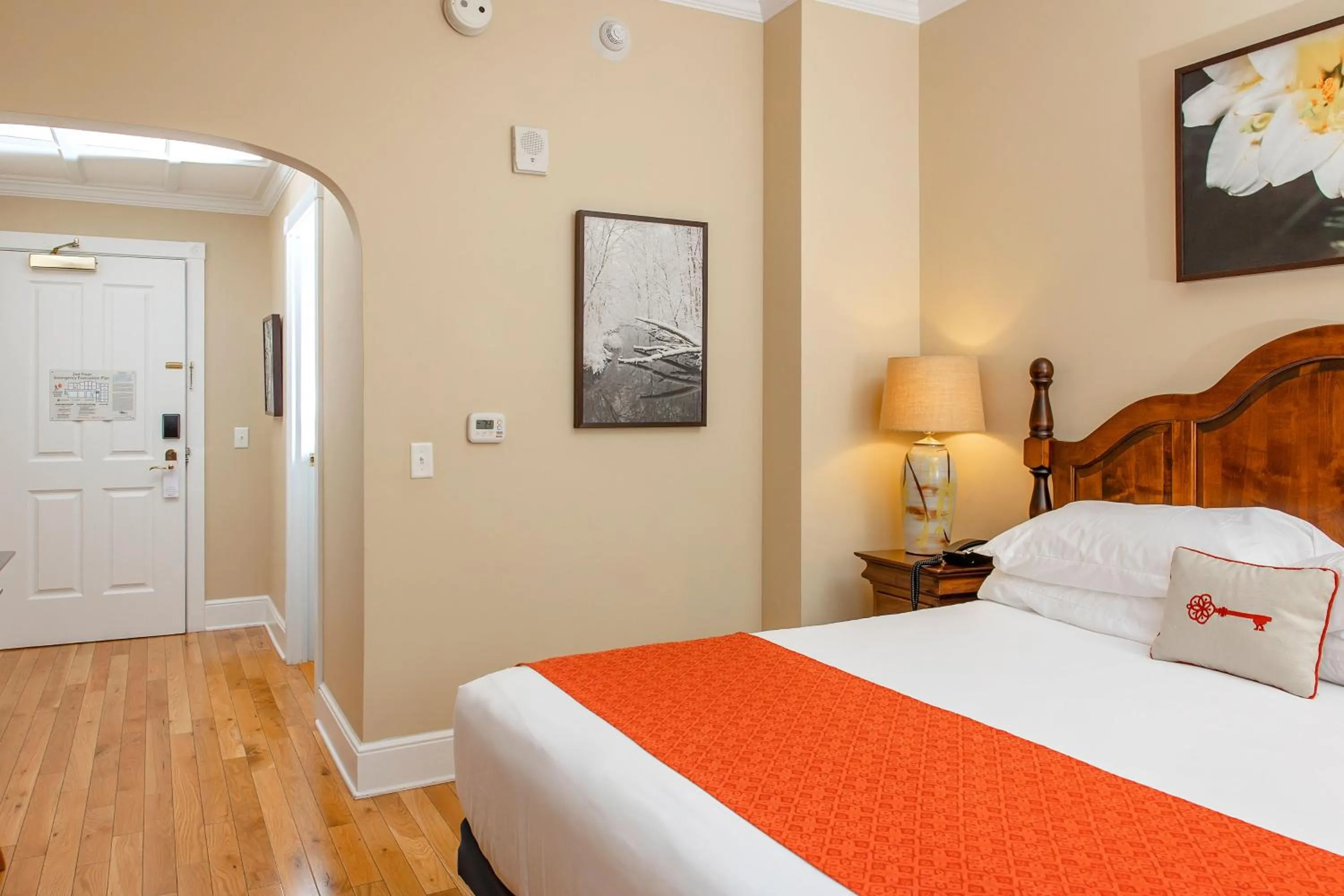 Bed in Mills Park Hotel