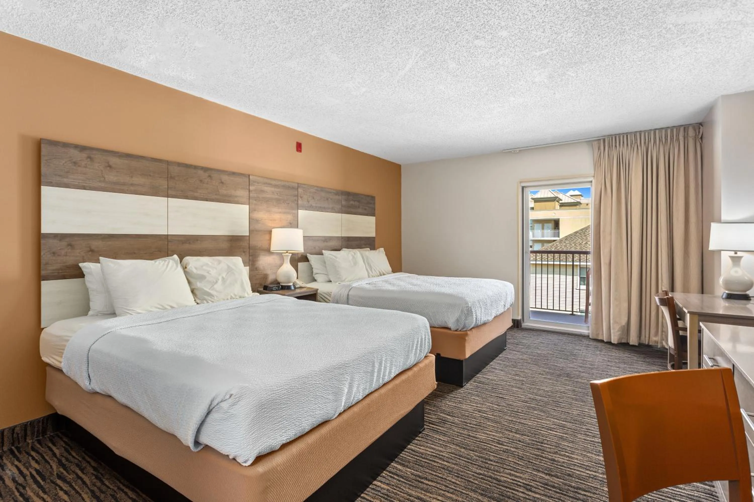 Bedroom, Bed in Americana Motor Inn on Boardwalk