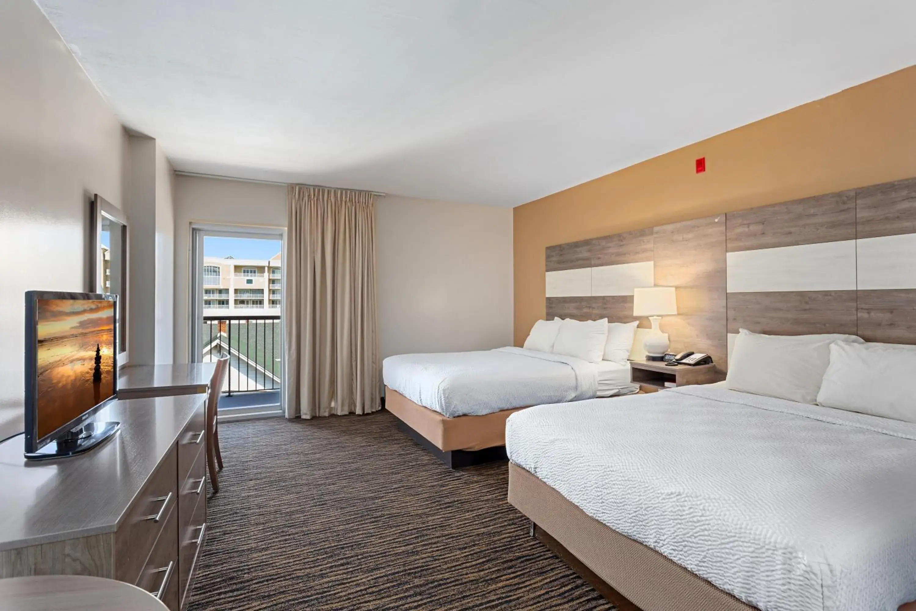 Bed in Americana Motor Inn on Boardwalk Bed in Americana Motor Inn on Boardwalk