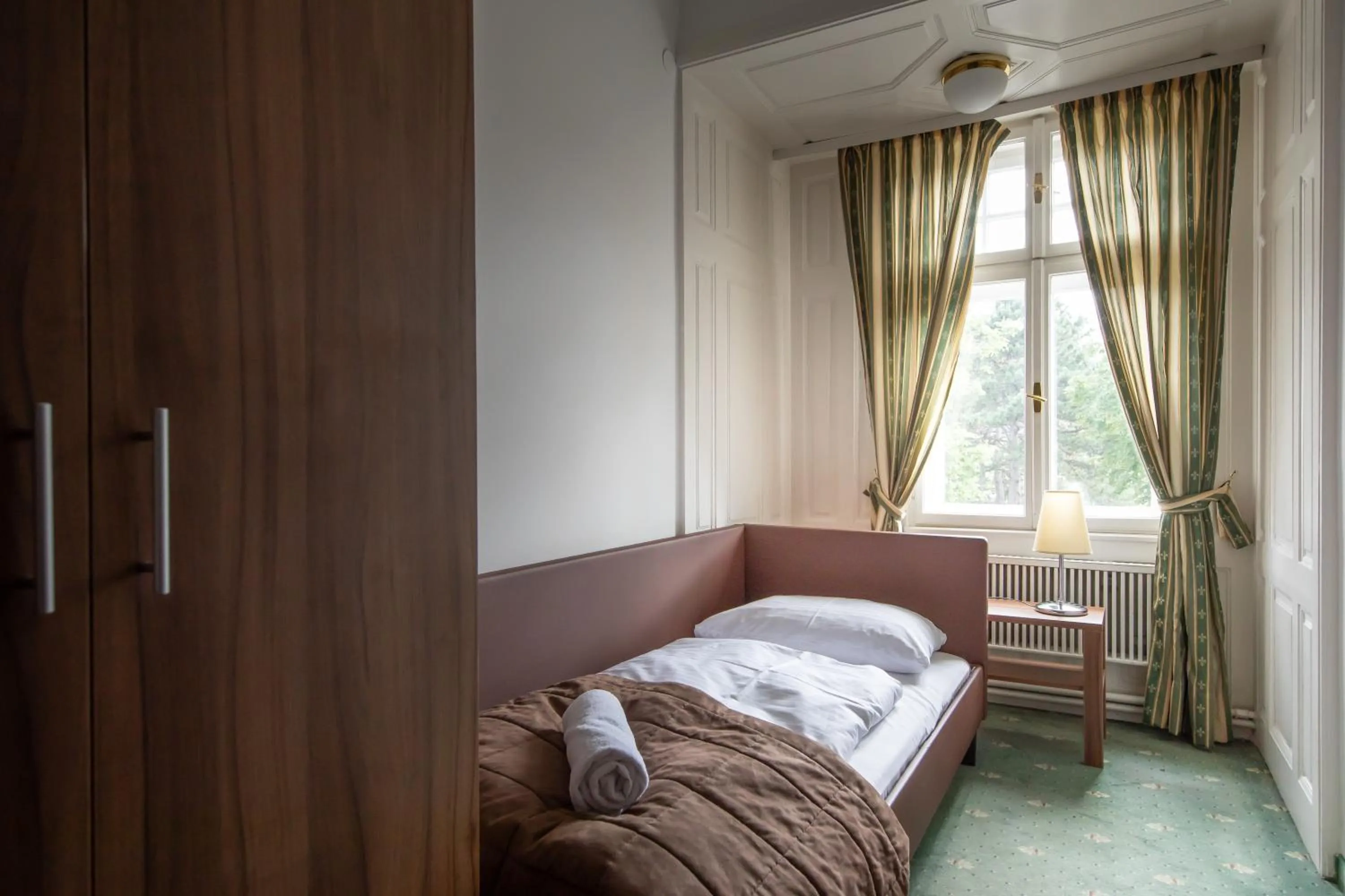 Bed in Hotel Bergwirt Schönbrunn