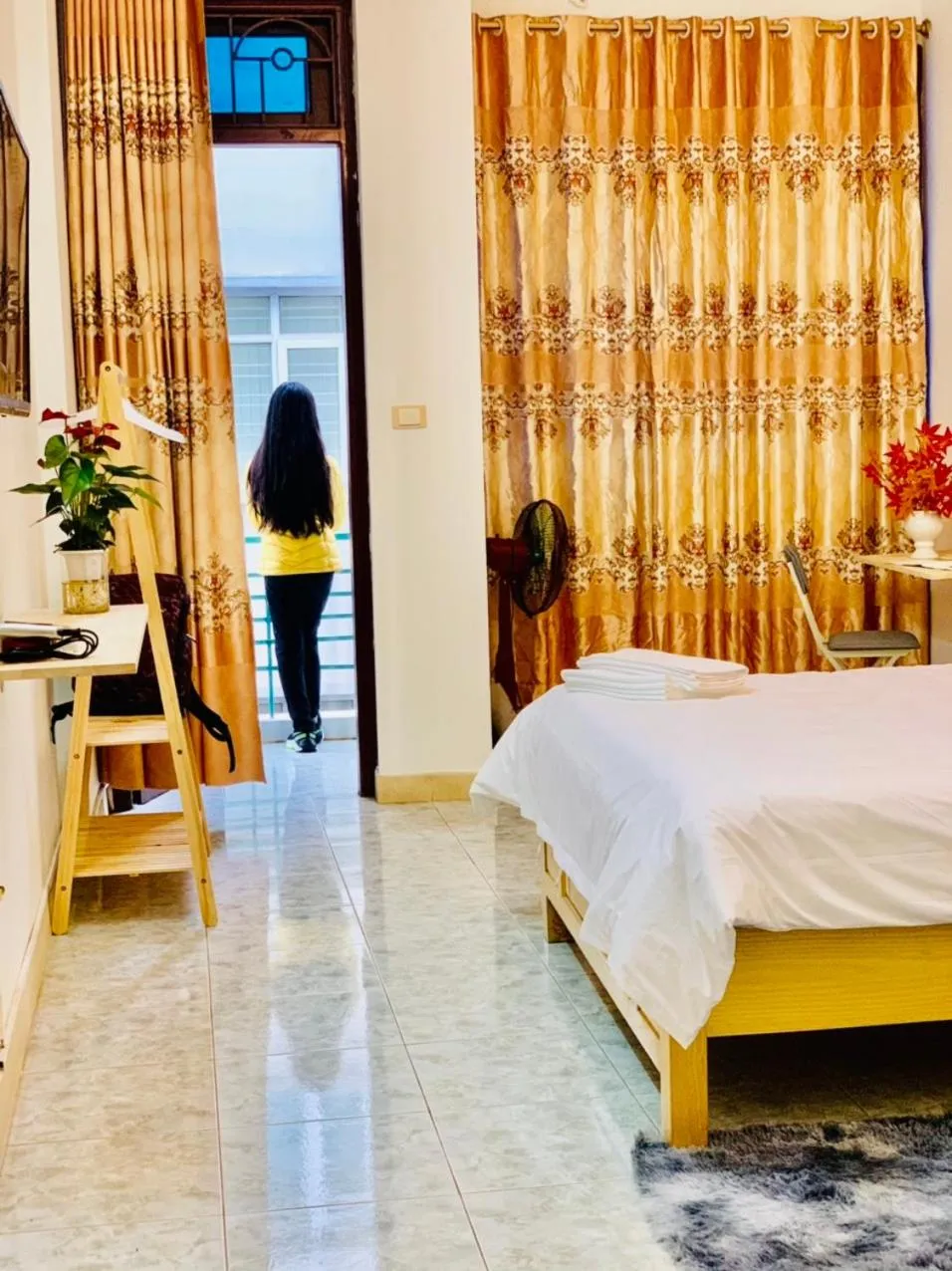 Shower, Bed in Lumos Home Ha noi