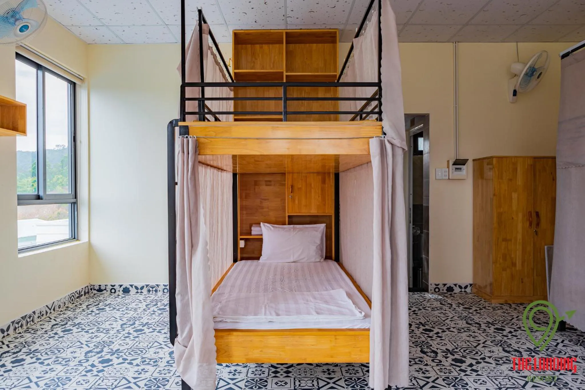 bunk bed, Bed in The Landing Resort