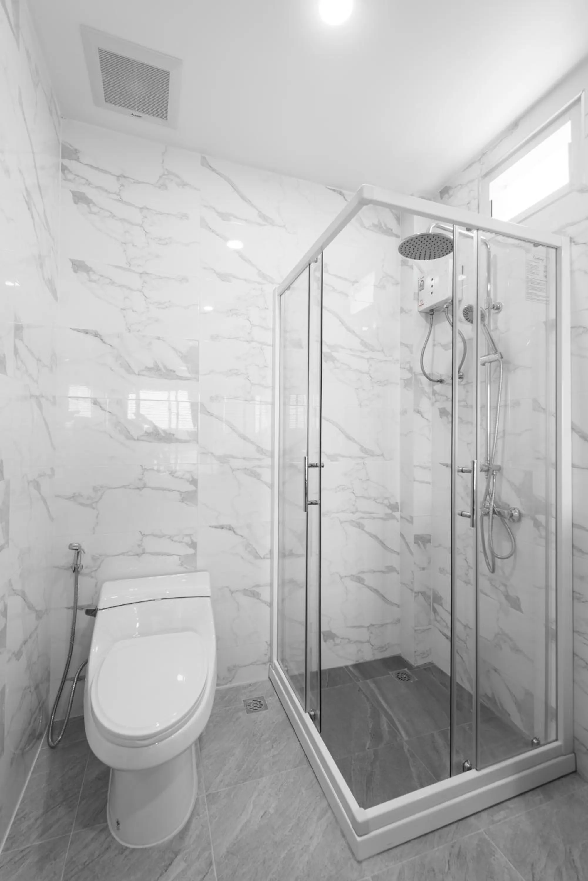 Bathroom in Chiangkhan River Walk Hotel