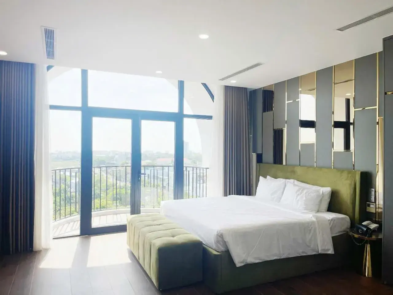 King Room with Sea View in La Casa Tuy Hòa King Room with Sea View in La Casa Tuy Hòa