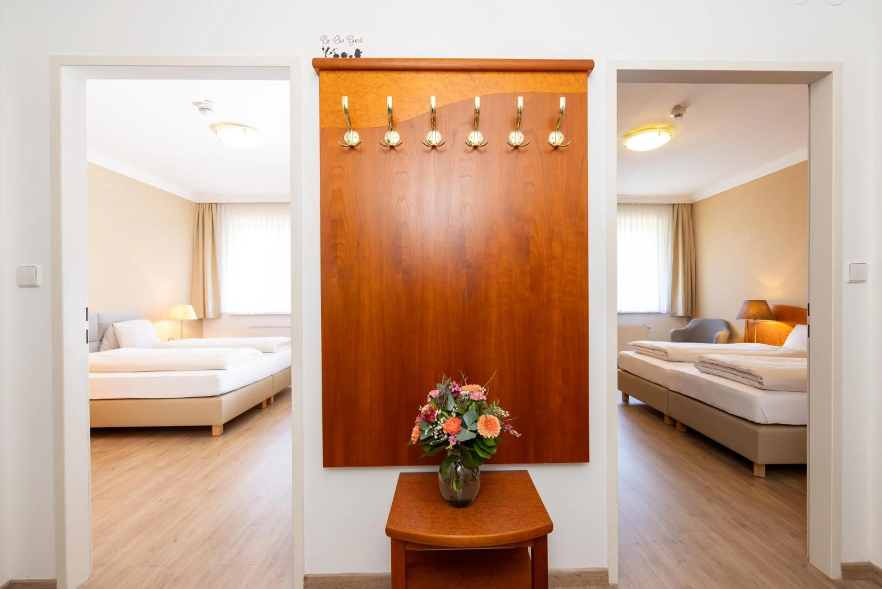 Photo of the whole room, Bed in Hotel Stoiser Graz -Parkplatz inbegriffen!