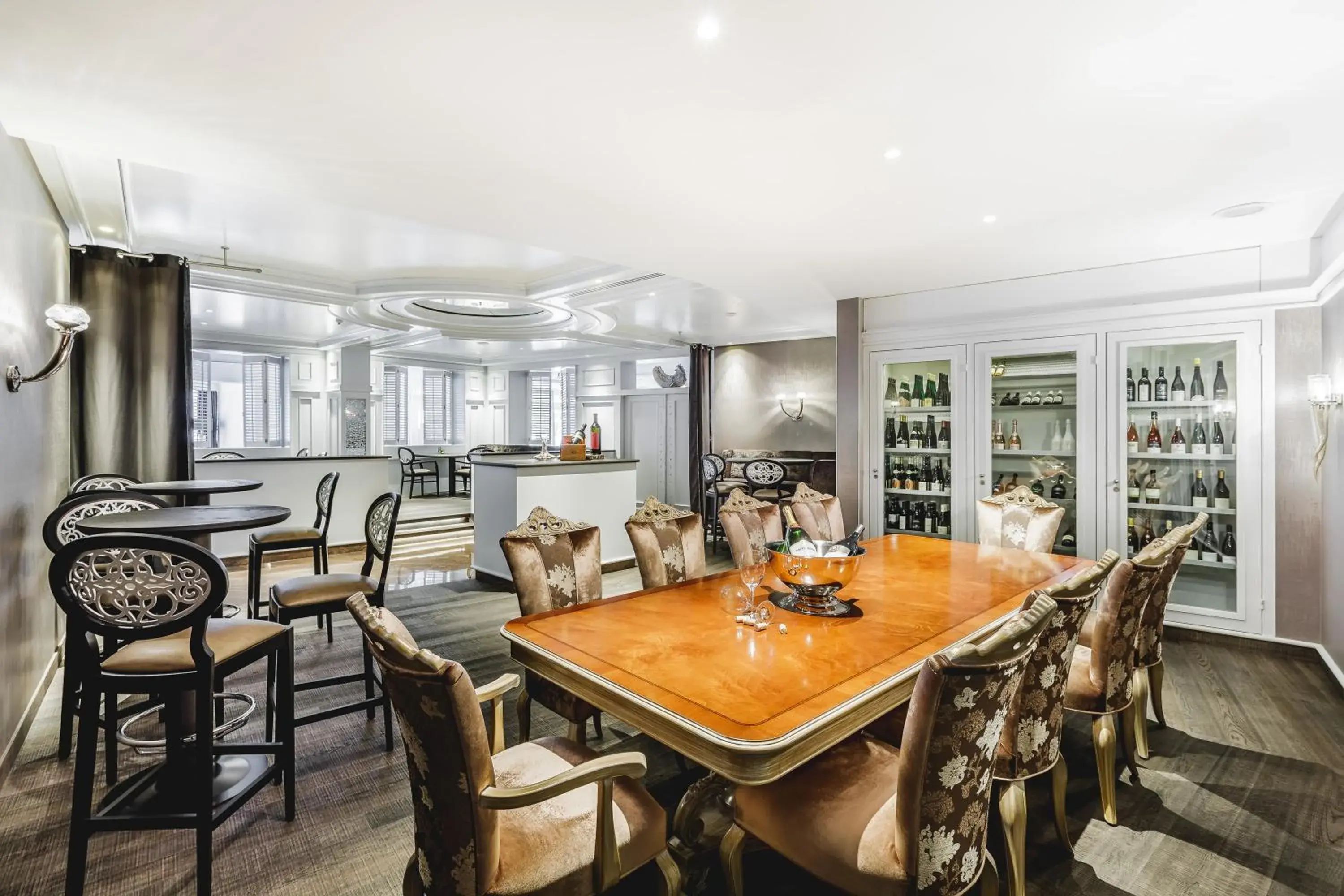 Lounge or bar in Krumers Alpin – Your Mountain Oasis Lounge or bar in Krumers Alpin – Your Mountain Oasis