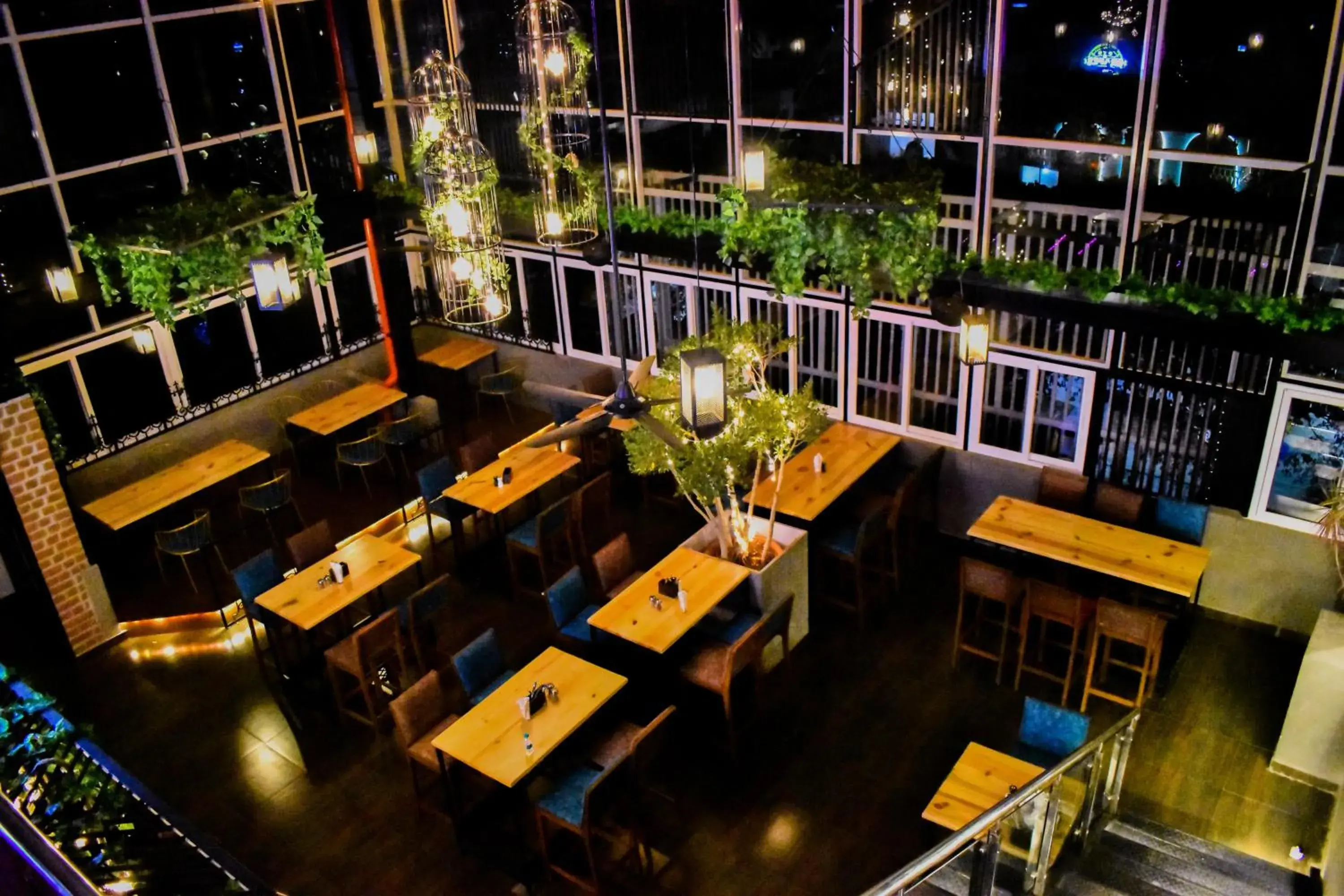 Restaurant/places to eat in THE GRAND CORAL Restaurant/places to eat in THE GRAND CORAL