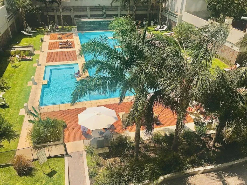 Quartier San Telmo Luxury Pool Gym & Spa, piscina climatizada