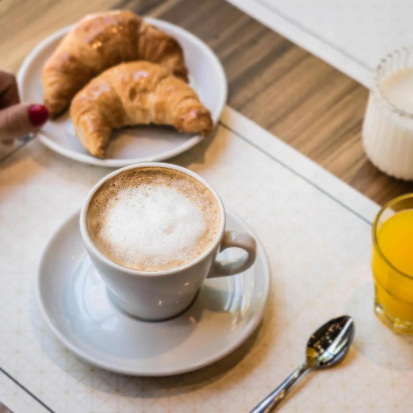 Breakfast in Quartier San Telmo Luxury Pool Gym & Spa, piscina climatizada