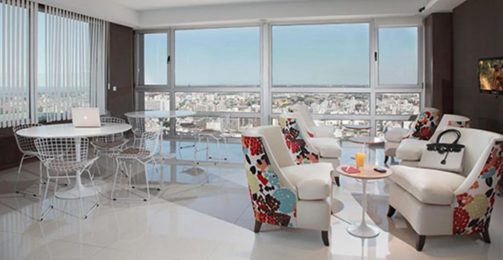 Lounge or bar in Quartier San Telmo Luxury Pool Gym & Spa, piscina climatizada