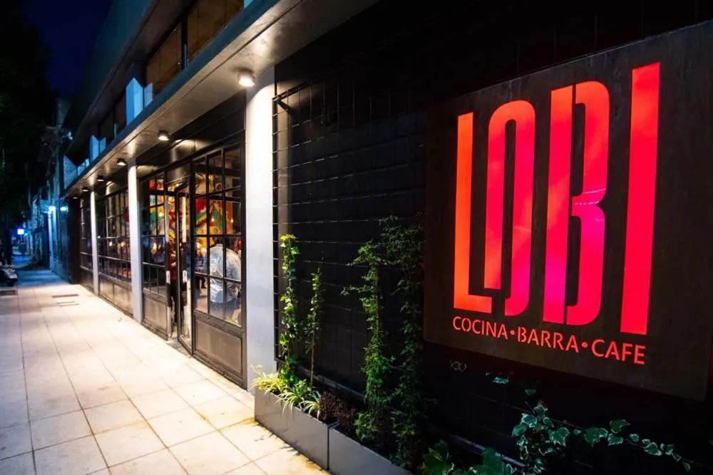 Restaurant/places to eat in Quartier San Telmo Luxury Pool Gym & Spa, piscina climatizada