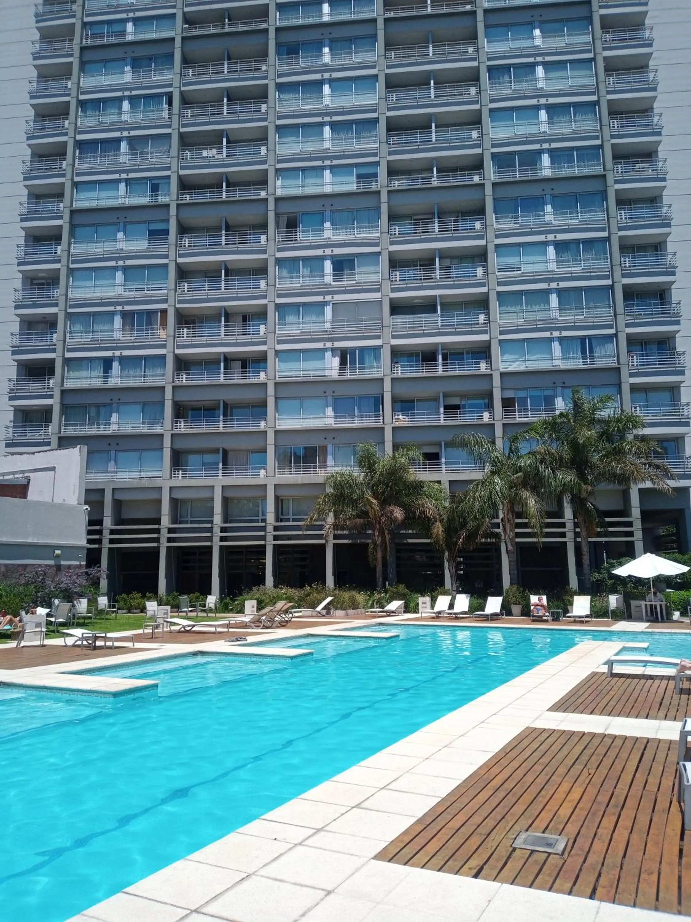 One-Bedroom Apartment in Quartier San Telmo Luxury Pool Gym & Spa, piscina climatizada