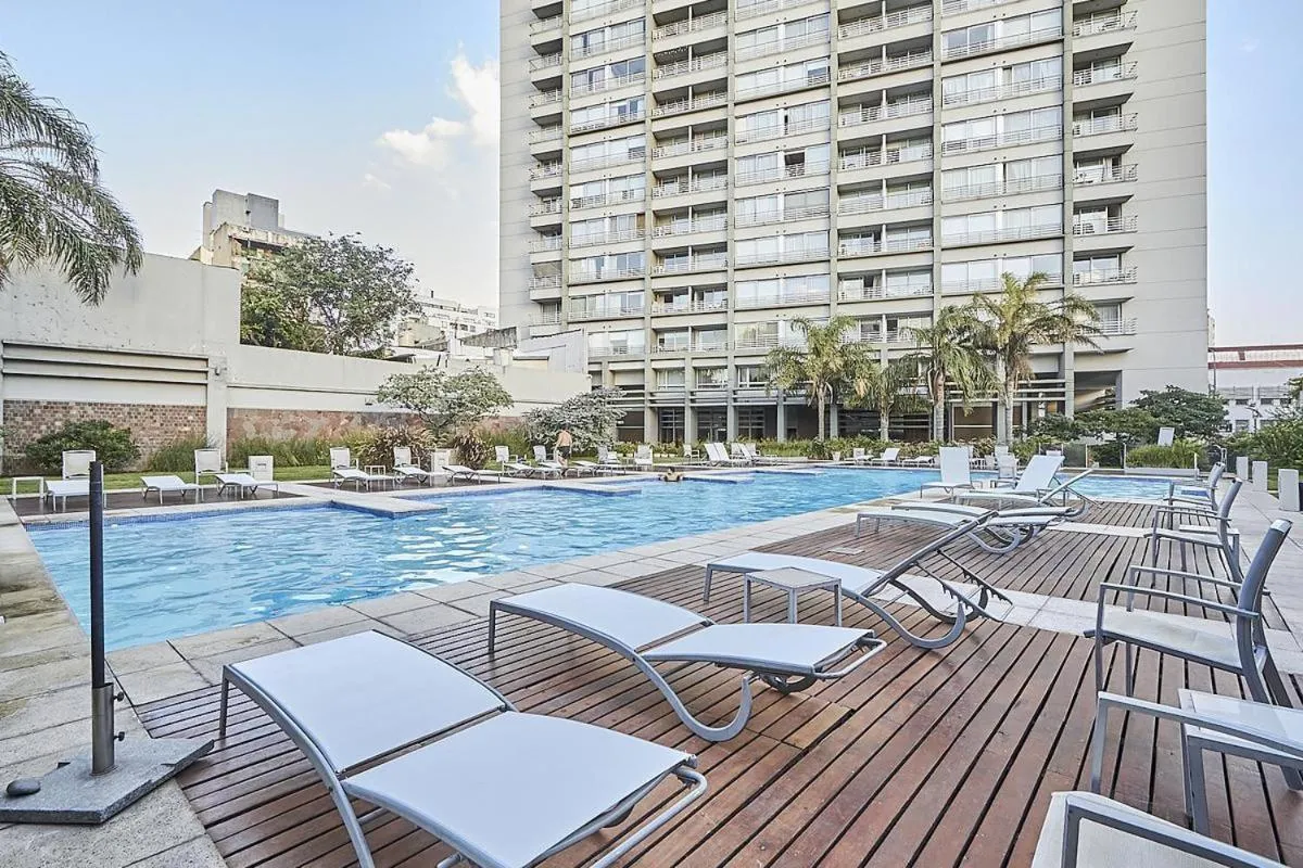 Quartier San Telmo Luxury Pool Gym & Spa, piscina climatizada