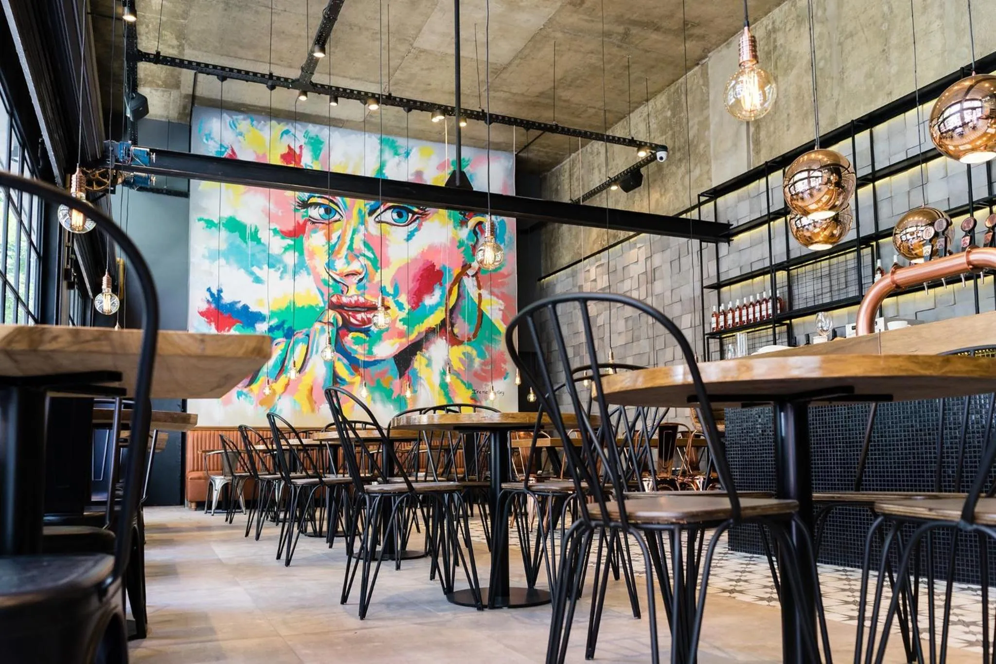Restaurant/places to eat in Quartier San Telmo Luxury Pool Gym & Spa, piscina climatizada