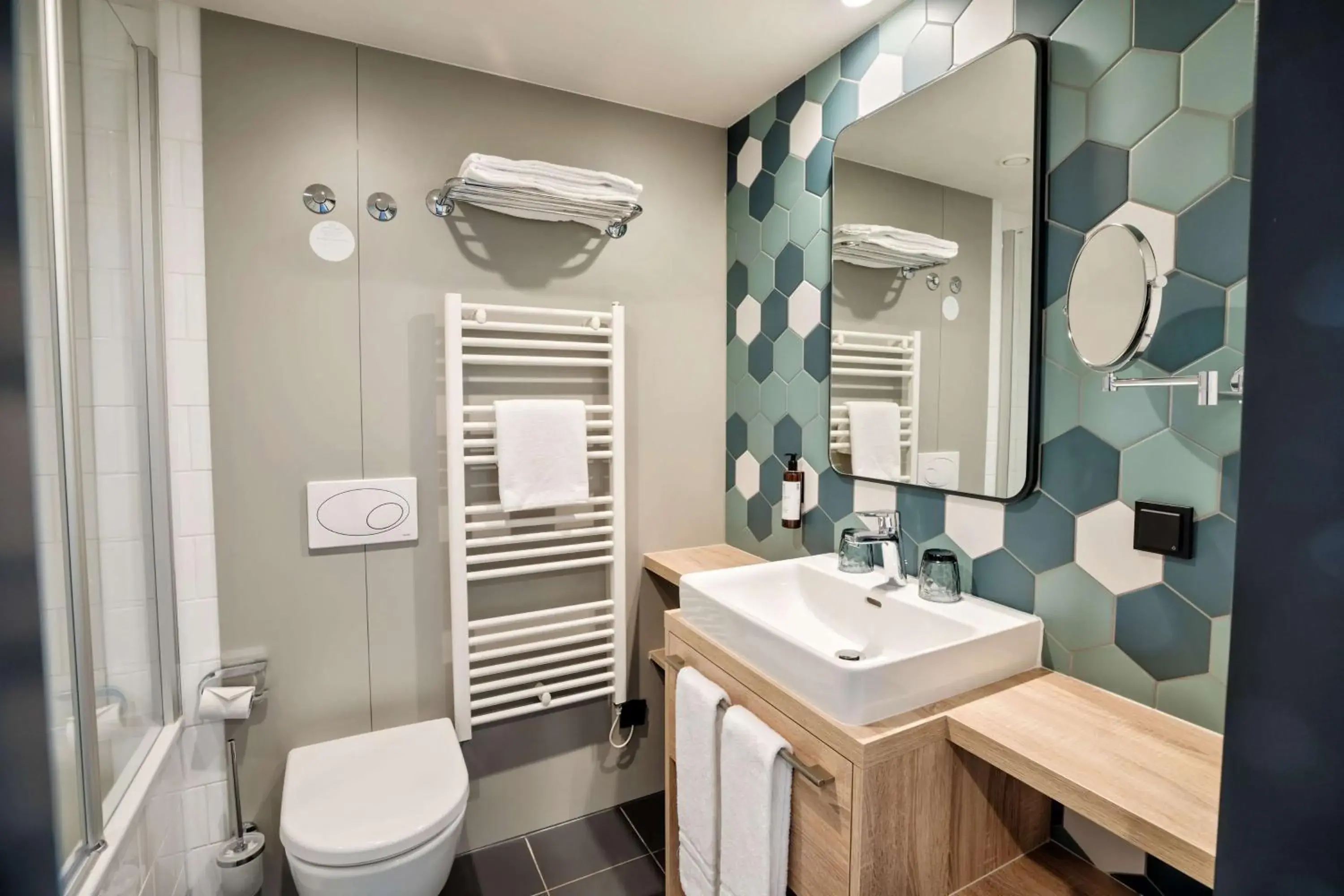 Bathroom in Spark by Hilton Vienna Messe Prater Bathroom in Spark by Hilton Vienna Messe Prater