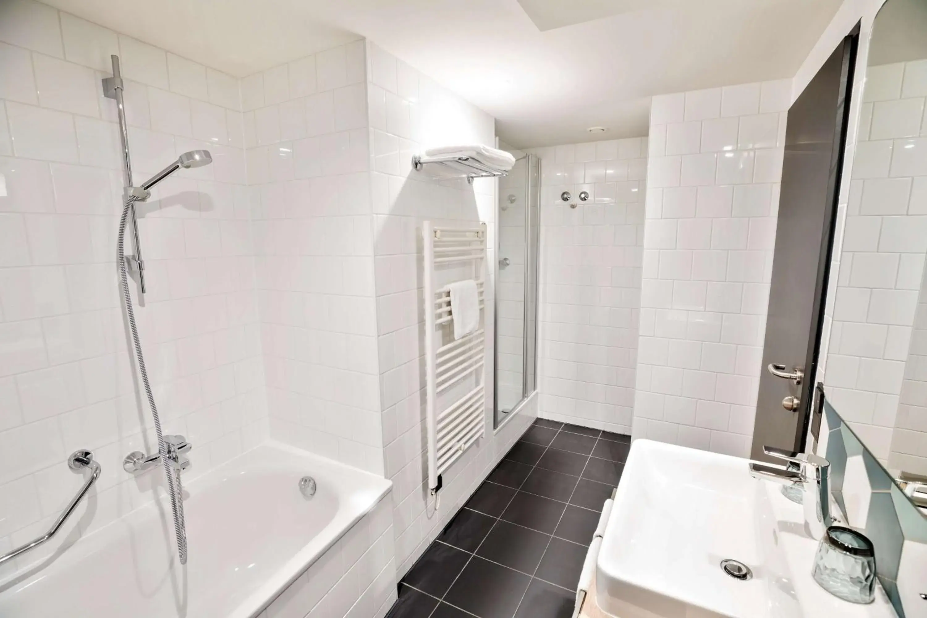 Bathroom in Spark by Hilton Vienna Messe Prater Bathroom in Spark by Hilton Vienna Messe Prater