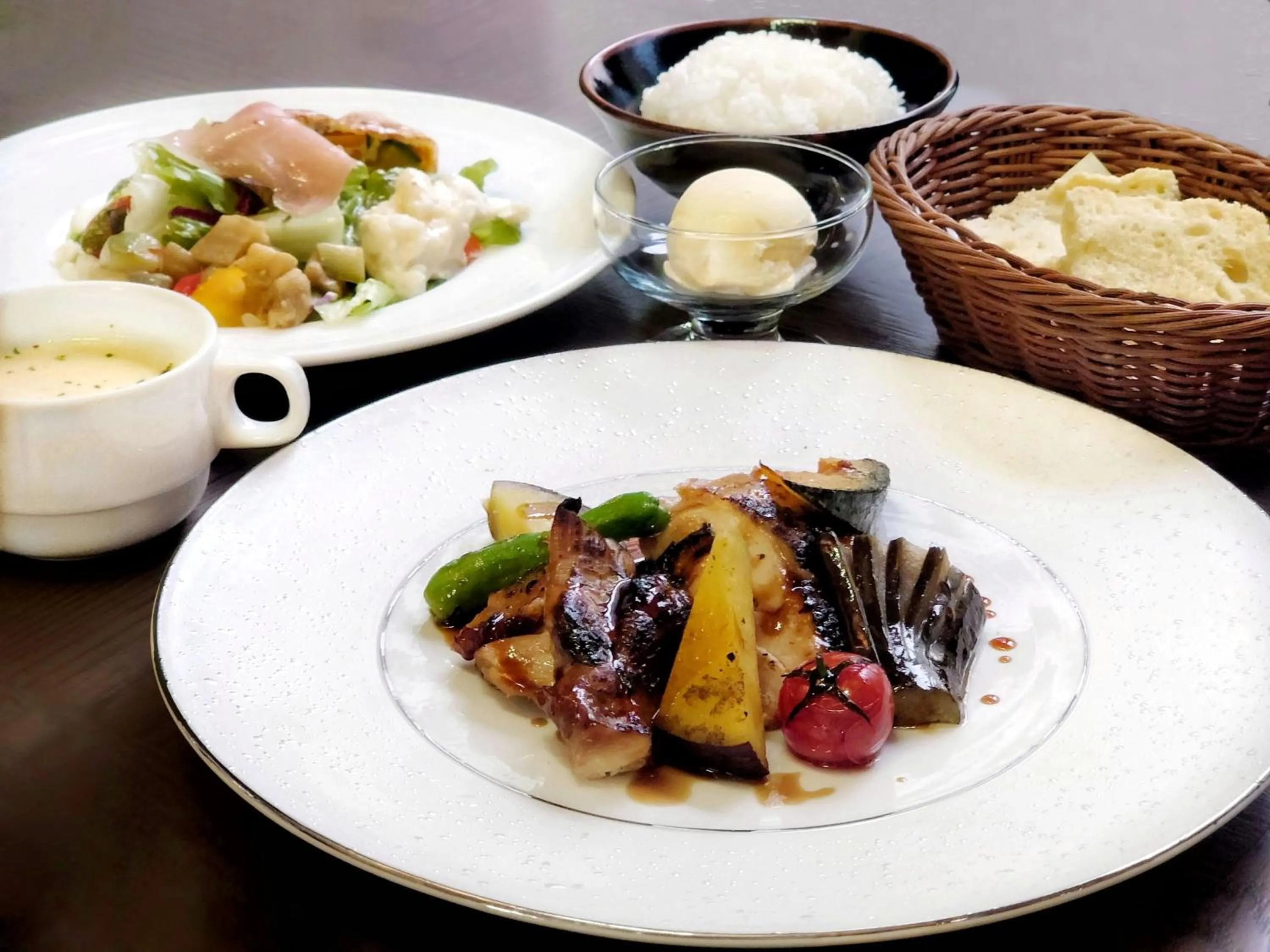 Restaurant/places to eat in Granbell Hotel Osaka