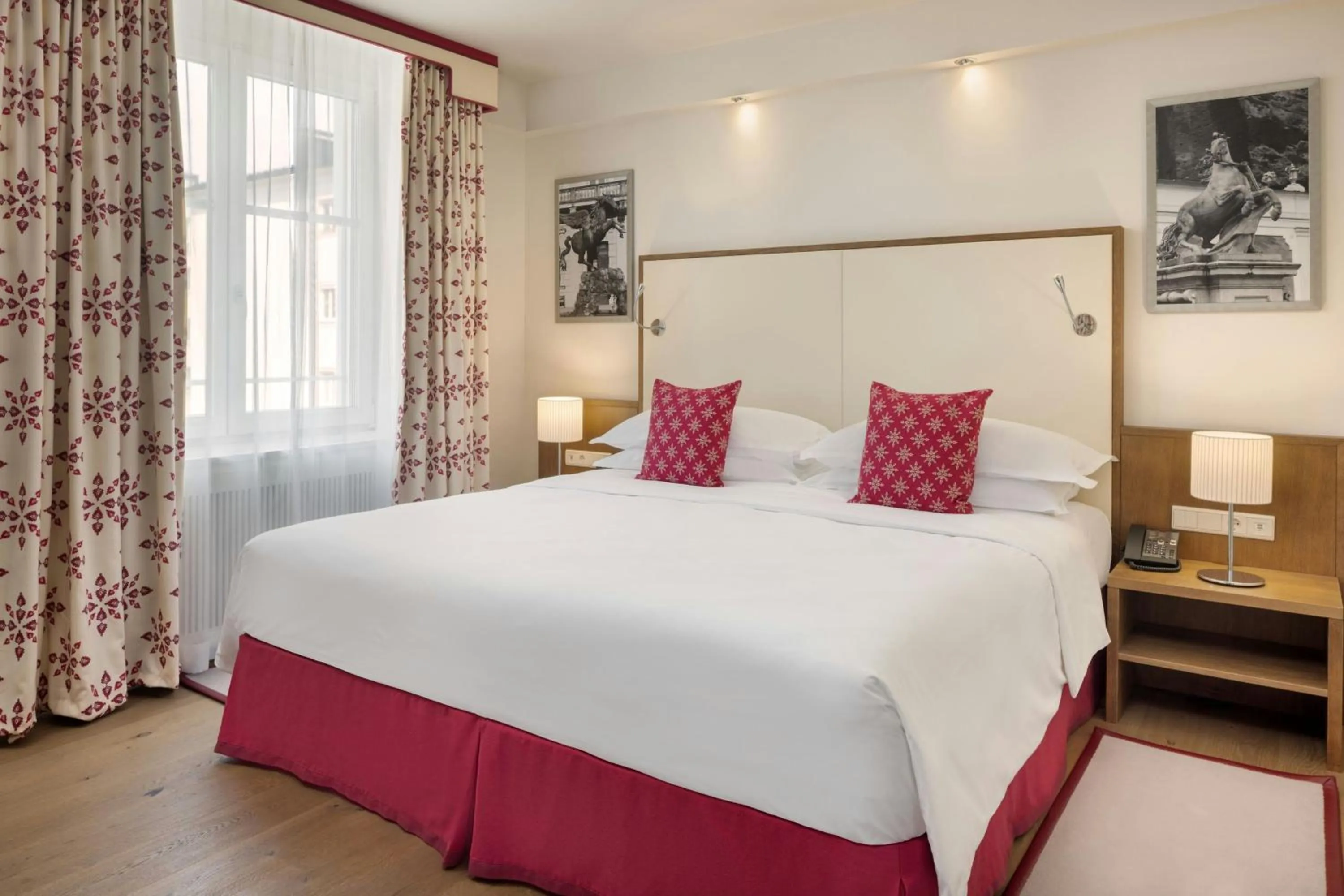 Bedroom, Bed in Sheraton Grand Salzburg