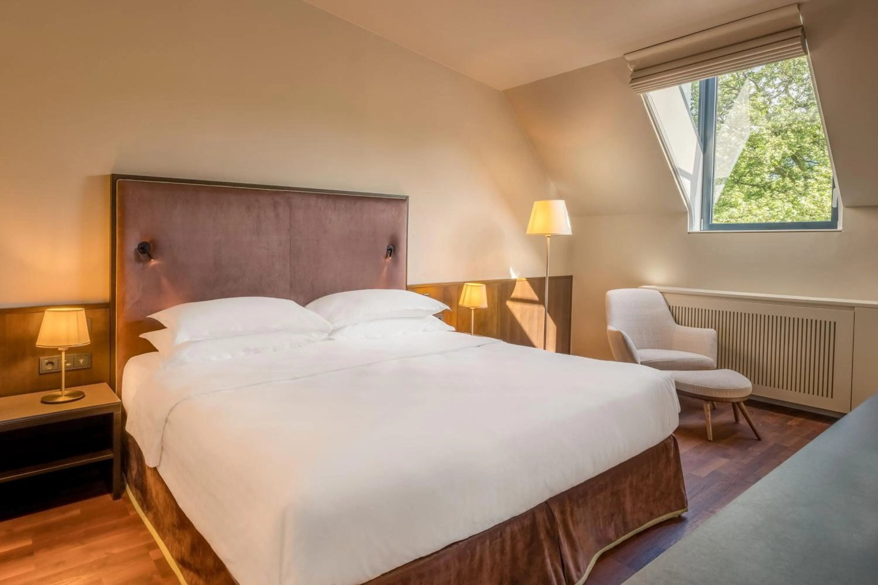 Bedroom, Bed in Sheraton Grand Salzburg