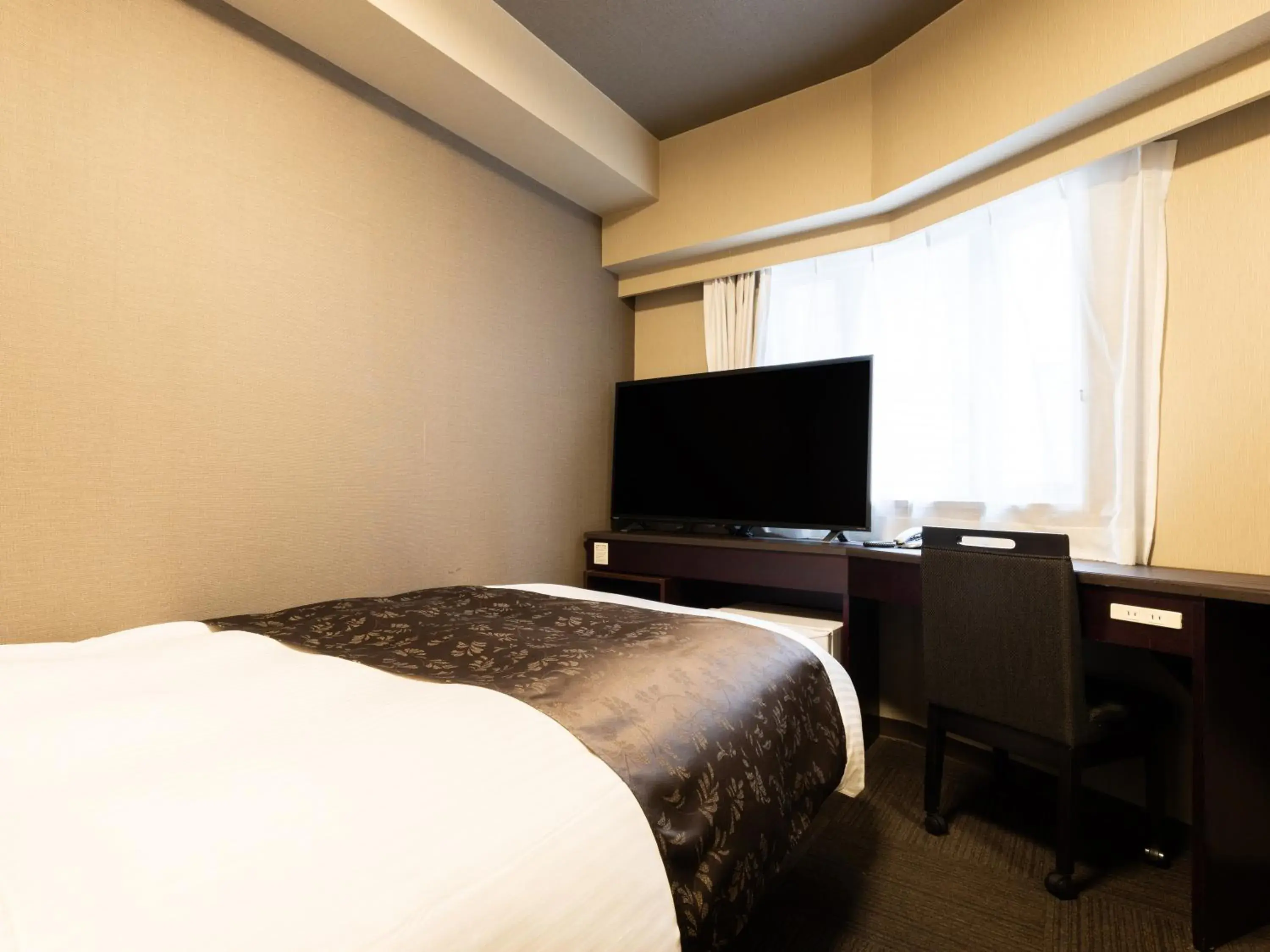Photo of the whole room, Bed in APA Hotel Chibachuo Ekimae Photo of the whole room, Bed in APA Hotel Chibachuo Ekimae