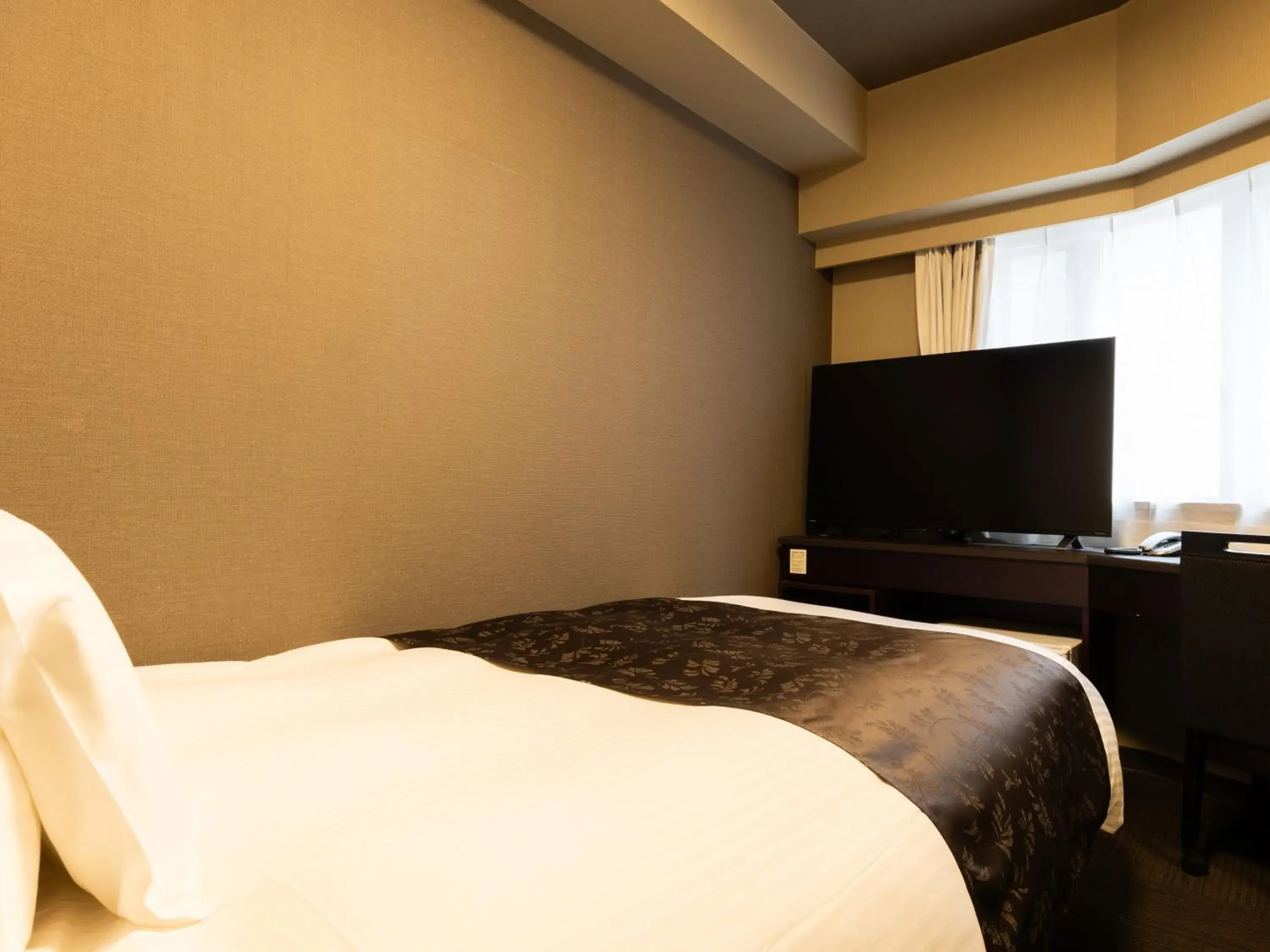 Photo of the whole room, Bed in APA Hotel Chibachuo Ekimae Photo of the whole room, Bed in APA Hotel Chibachuo Ekimae