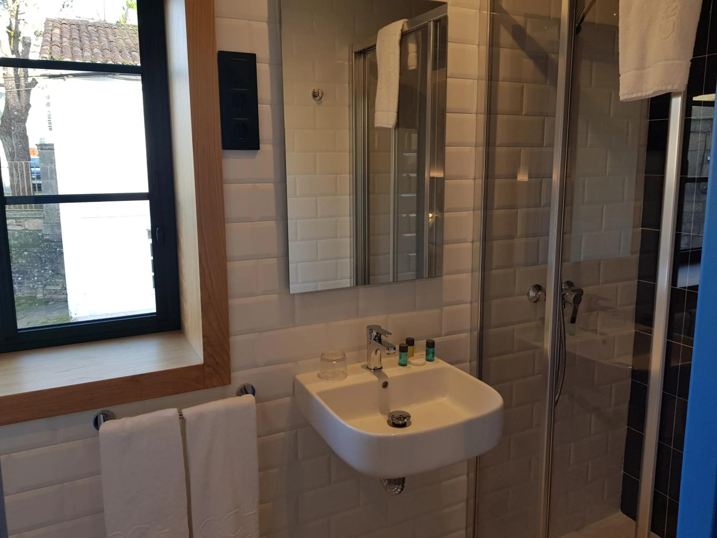 Bathroom in Alameda Rooms Santiago