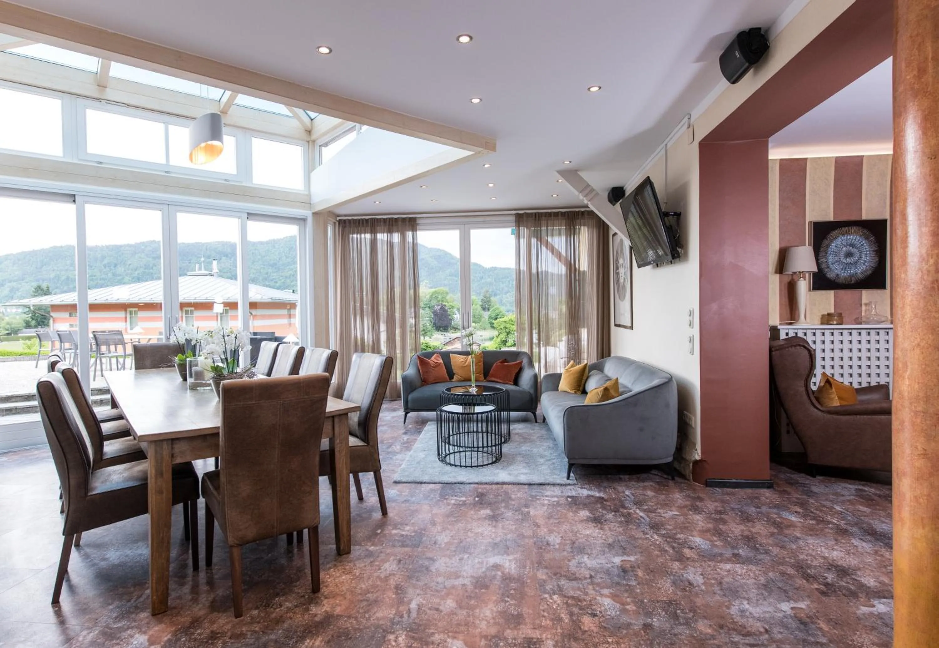 Lounge or bar in Lust und Laune Hotel am Wörthersee