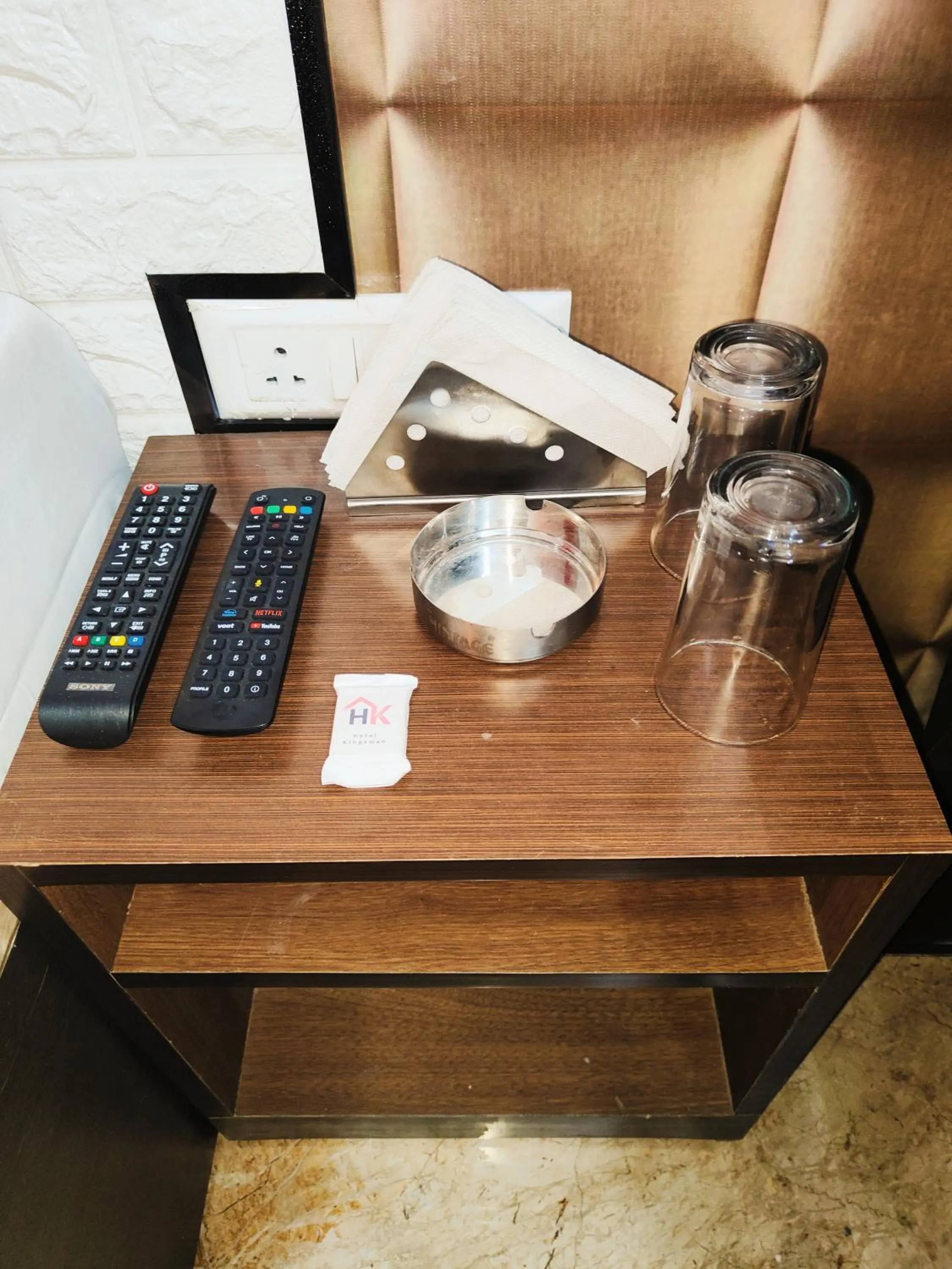 room service in Hotel kingsman