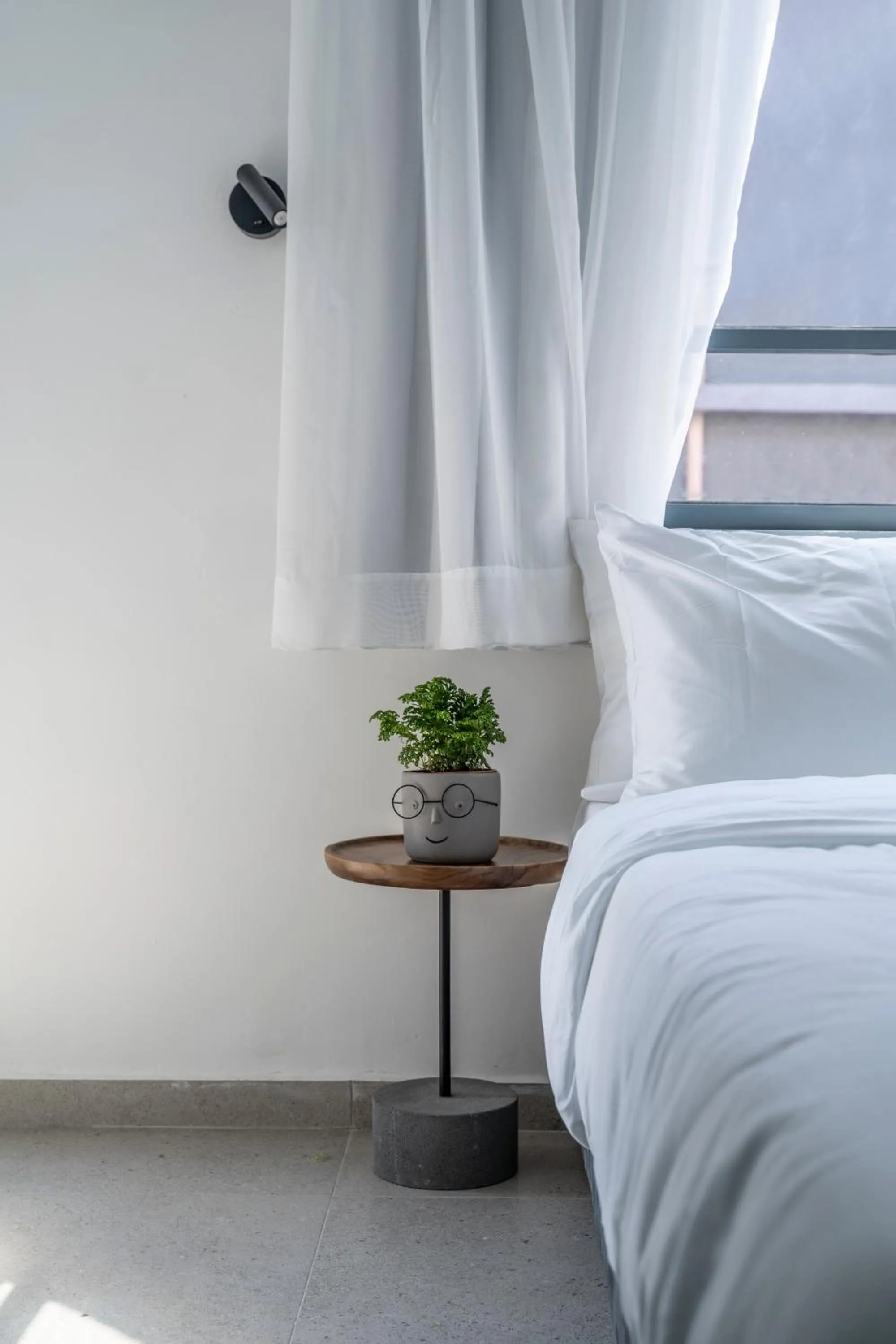 Bed in De' Mar Florentine By Peraia