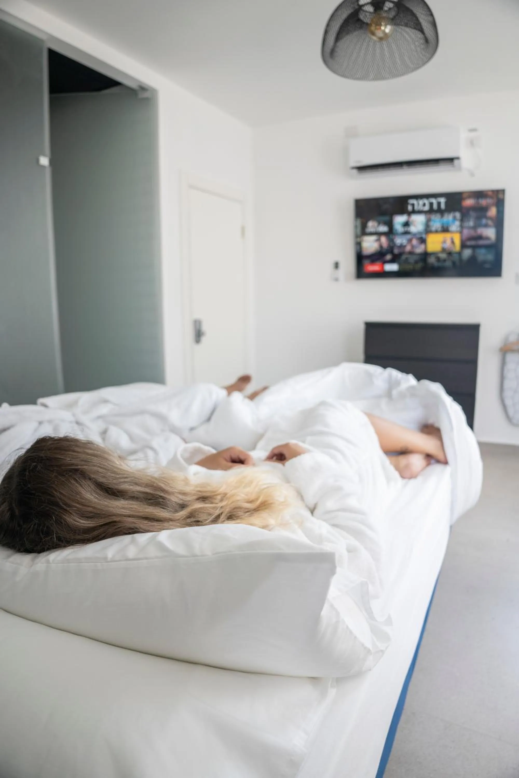 Bed in De' Mar Florentine By Peraia