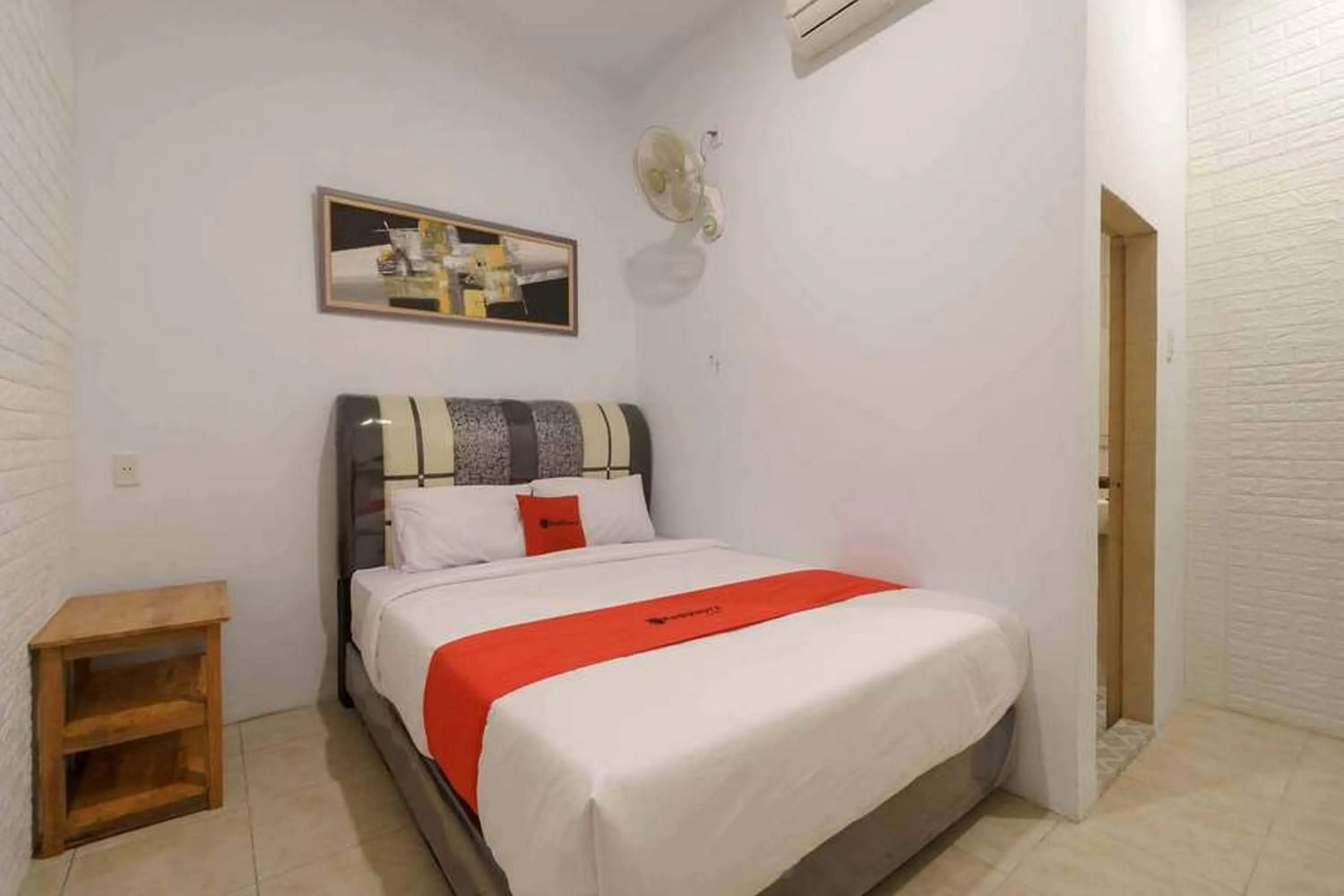 Bed in RedDoorz at Mutiara Residence Deli Serdang