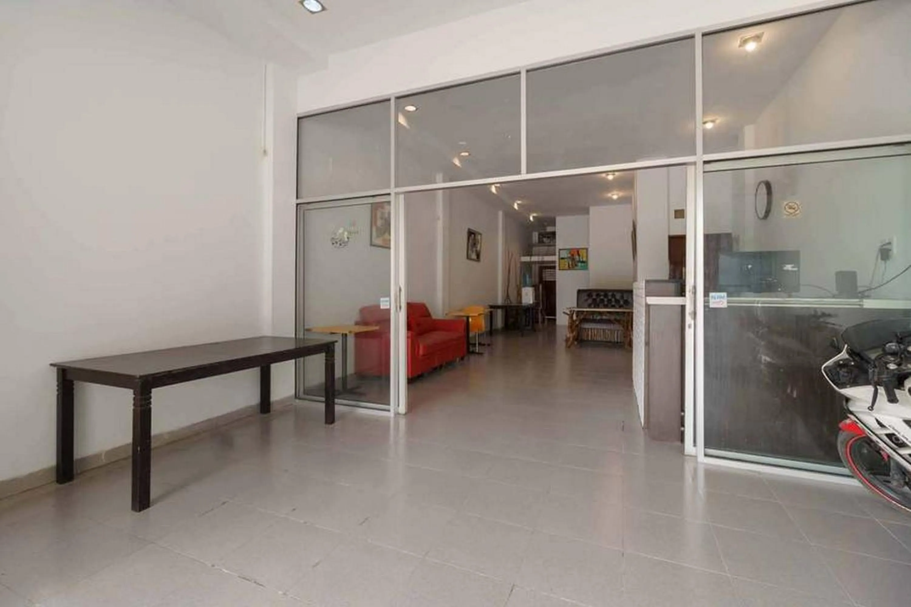 Seating area in RedDoorz at Mutiara Residence Deli Serdang