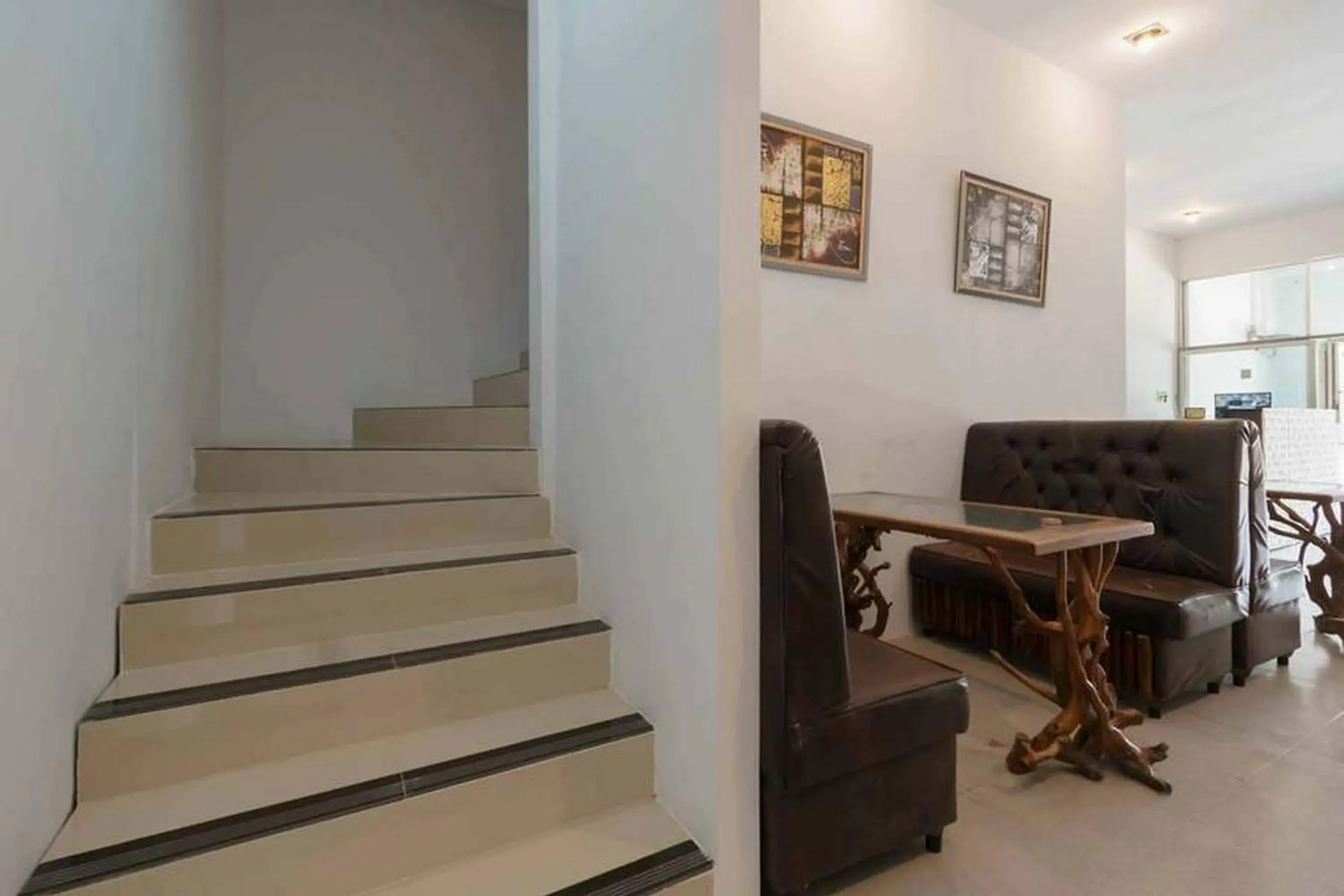 Seating area in RedDoorz at Mutiara Residence Deli Serdang Seating area in RedDoorz at Mutiara Residence Deli Serdang