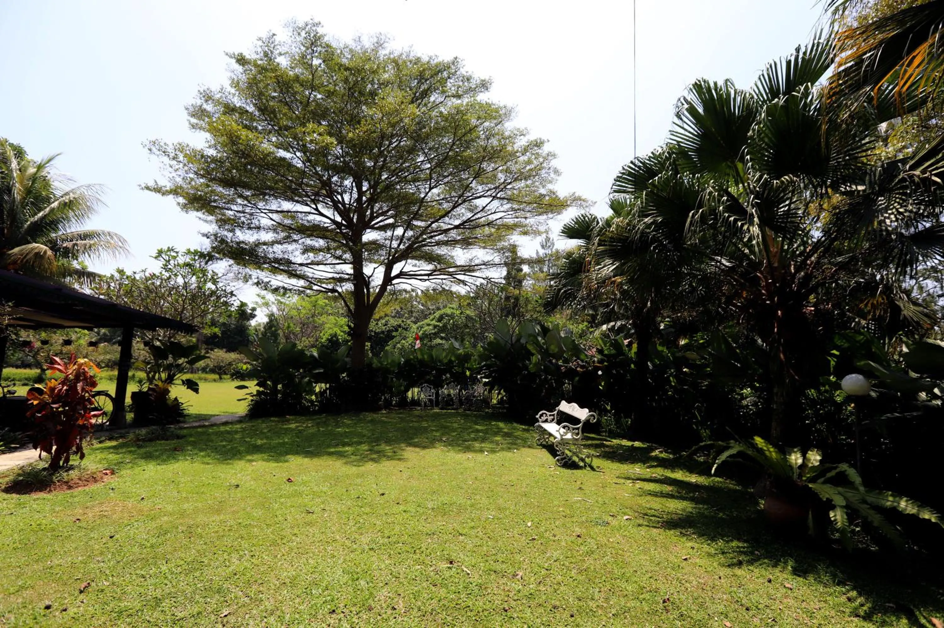 Garden in Katumbiri Resort