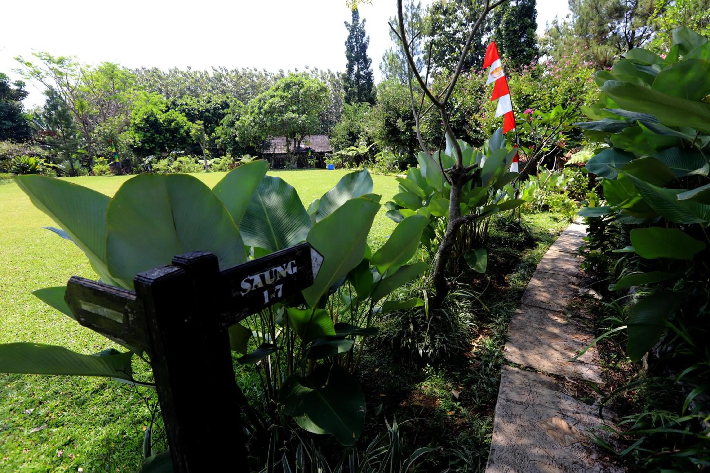 Garden in Katumbiri Resort