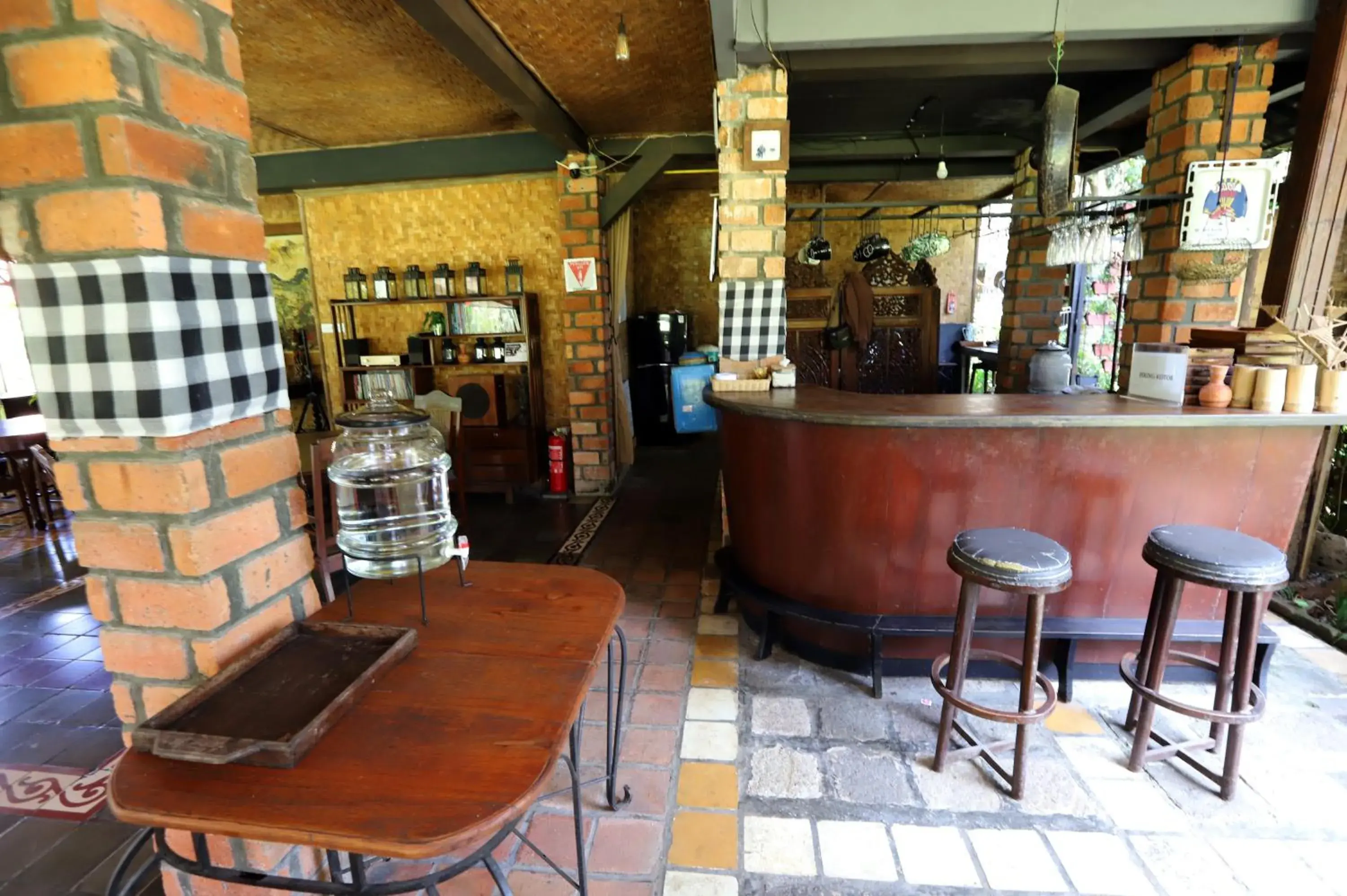 Restaurant/places to eat in Katumbiri Resort Restaurant/places to eat in Katumbiri Resort