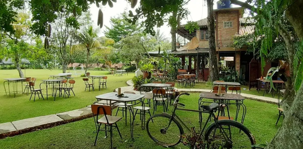 Restaurant/places to eat in Katumbiri Resort Restaurant/places to eat in Katumbiri Resort