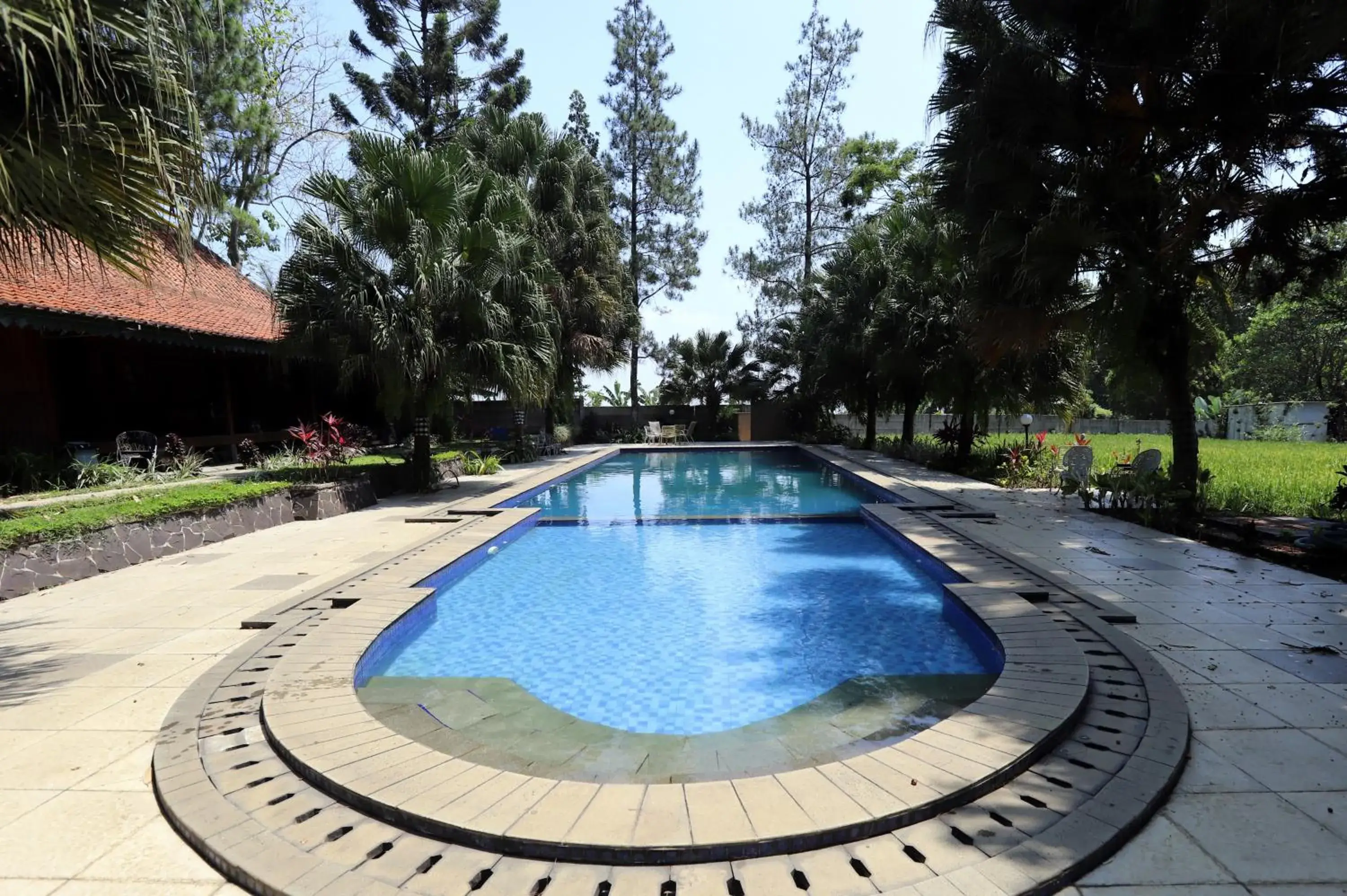 Swimming pool in Katumbiri Resort Swimming pool in Katumbiri Resort