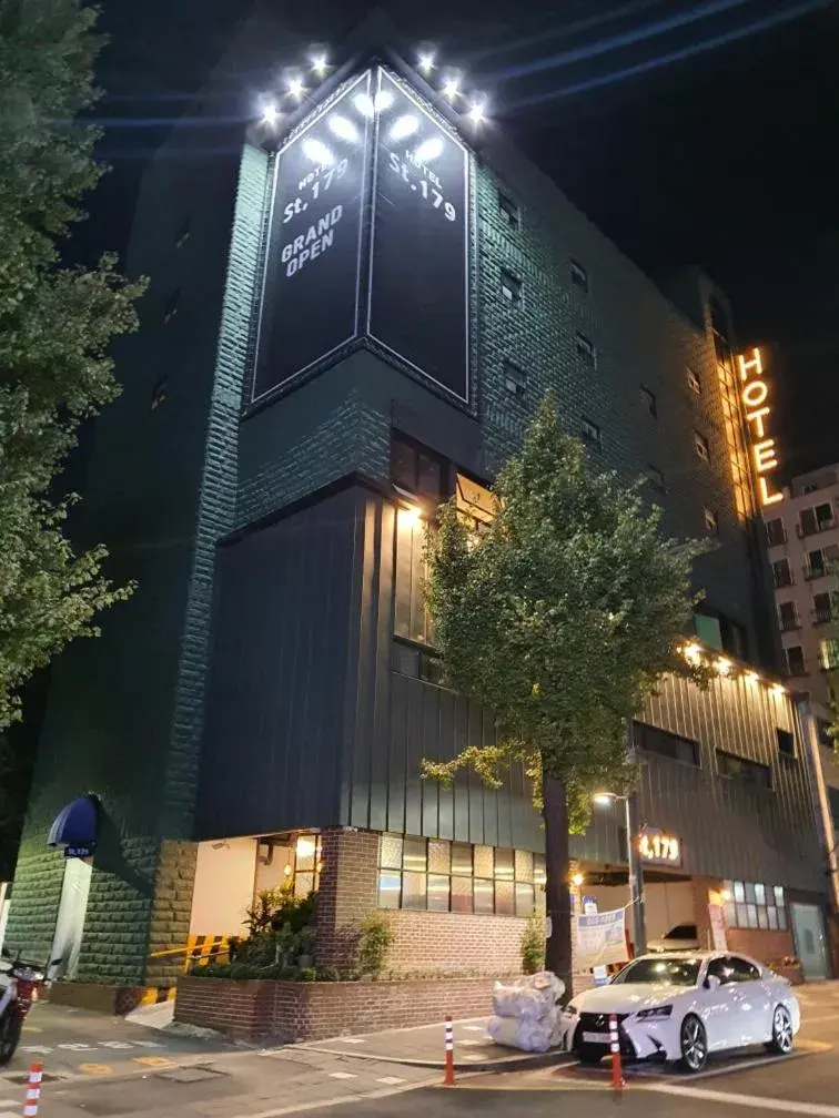 Property building in St. 179 Incheon Hotel Property building in St. 179 Incheon Hotel