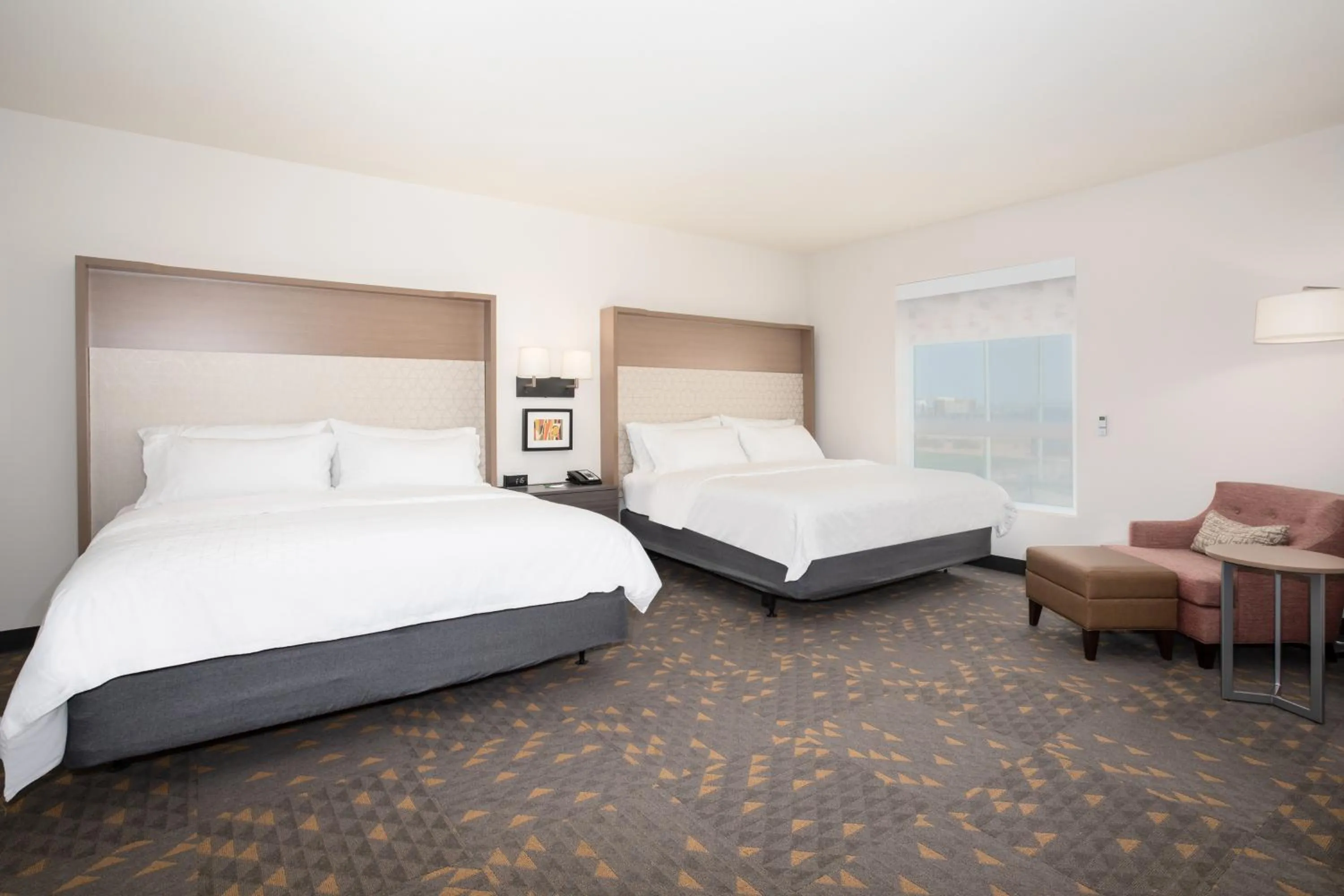 Photo of the whole room, Bed in Holiday Inn Glendale - Stadium & Ent Dist by IHG