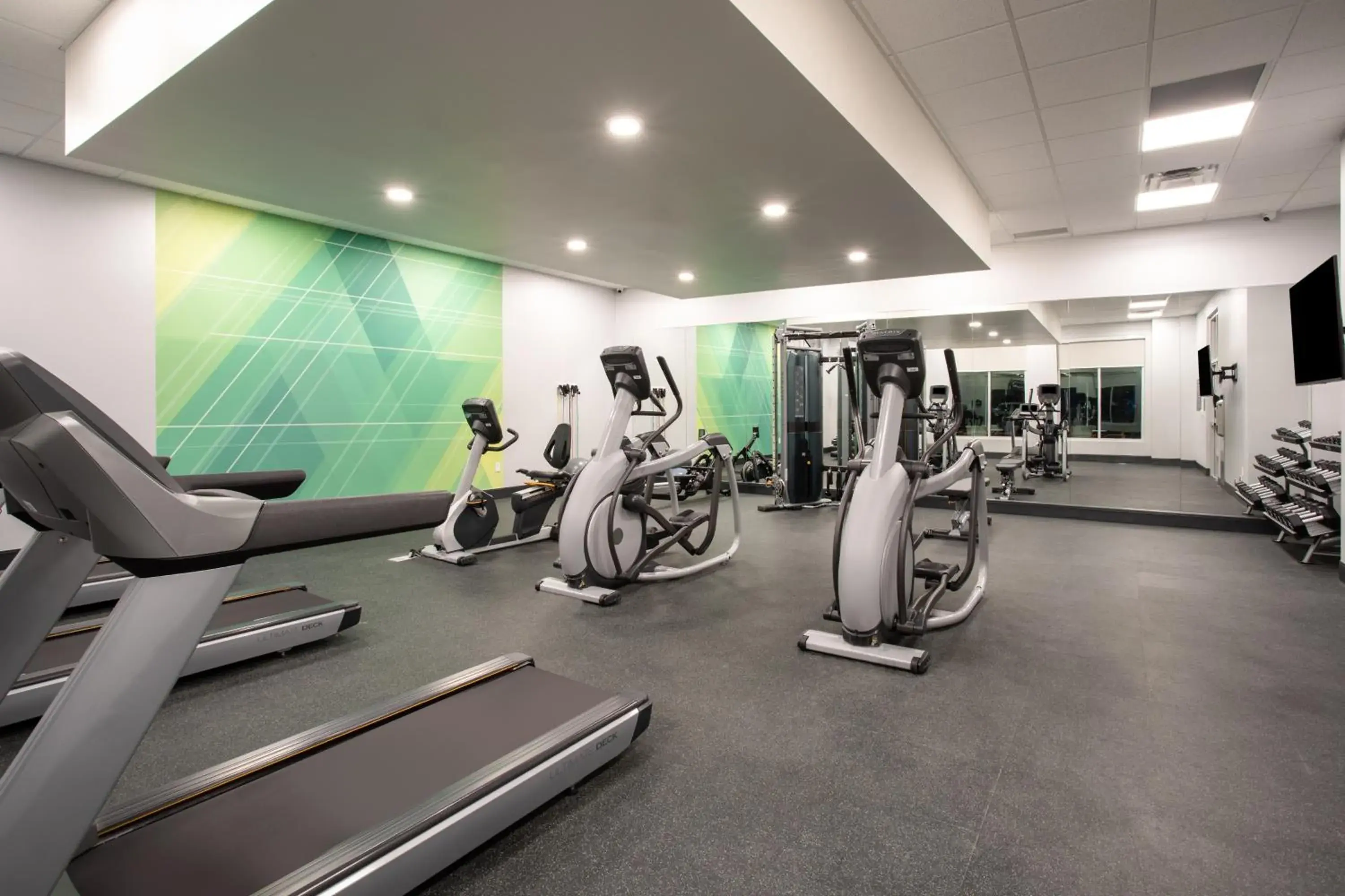 Fitness centre/facilities in Holiday Inn Glendale - Stadium & Ent Dist by IHG Fitness centre/facilities in Holiday Inn Glendale - Stadium & Ent Dist by IHG
