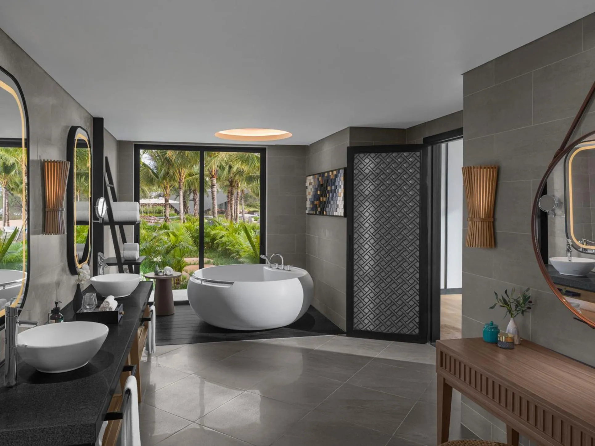 Bathroom in Crowne Plaza Phu Quoc Starbay by IHG
